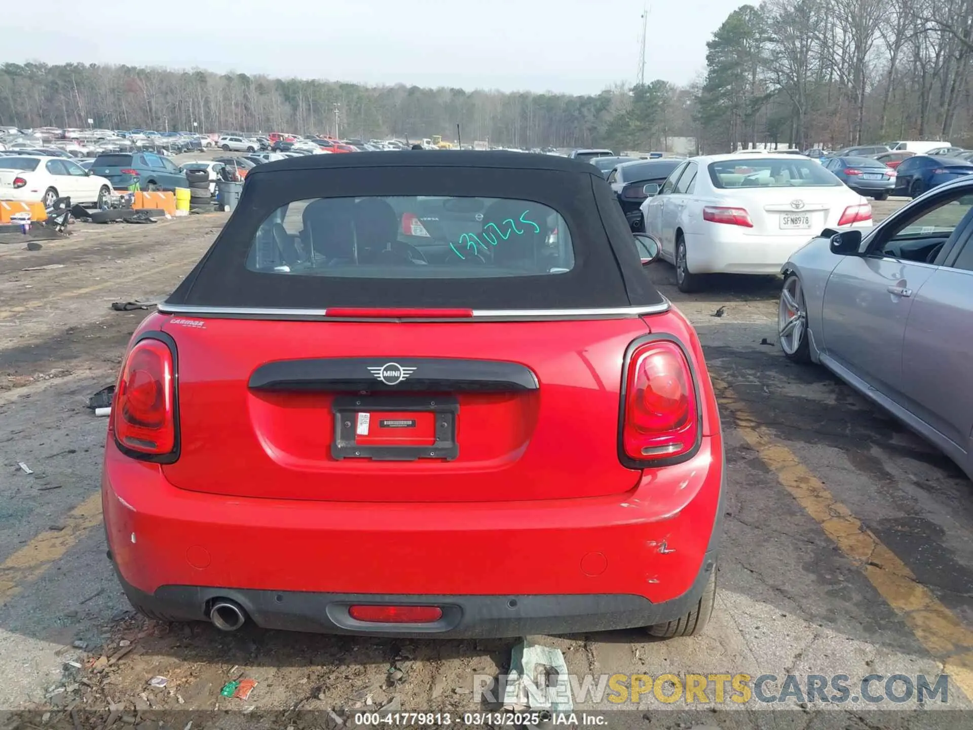 16 Photograph of a damaged car WMWWG5C59K3F79792 MINI CONVERTIBLE 2019
