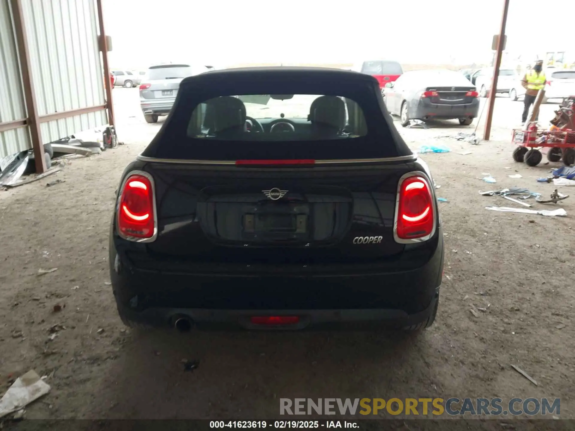 16 Photograph of a damaged car WMWWG5C5XK3H08526 MINI CONVERTIBLE 2019