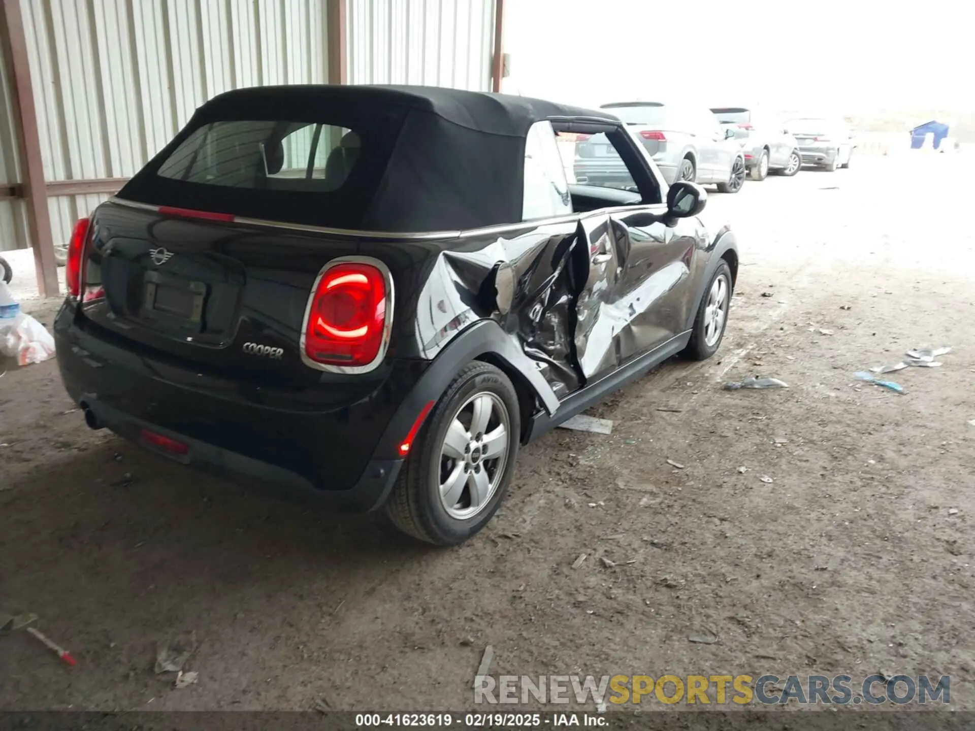 4 Photograph of a damaged car WMWWG5C5XK3H08526 MINI CONVERTIBLE 2019