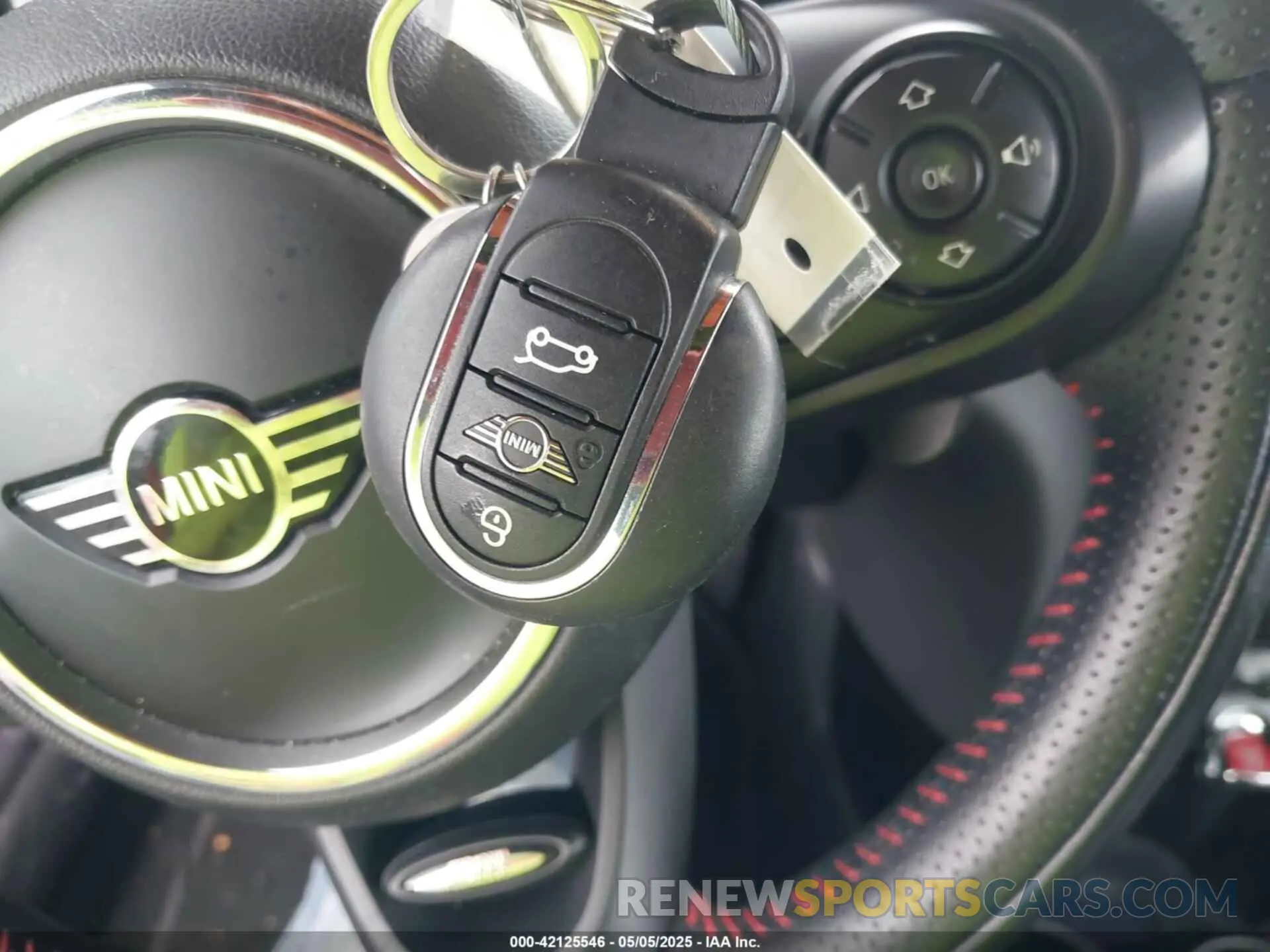 11 Photograph of a damaged car WMWWG9C51K3E39565 MINI CONVERTIBLE 2019