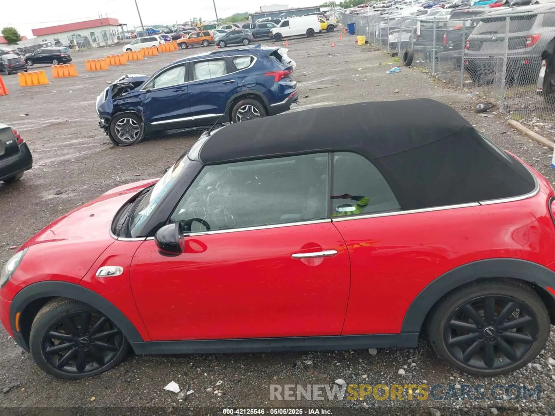 14 Photograph of a damaged car WMWWG9C51K3E39565 MINI CONVERTIBLE 2019
