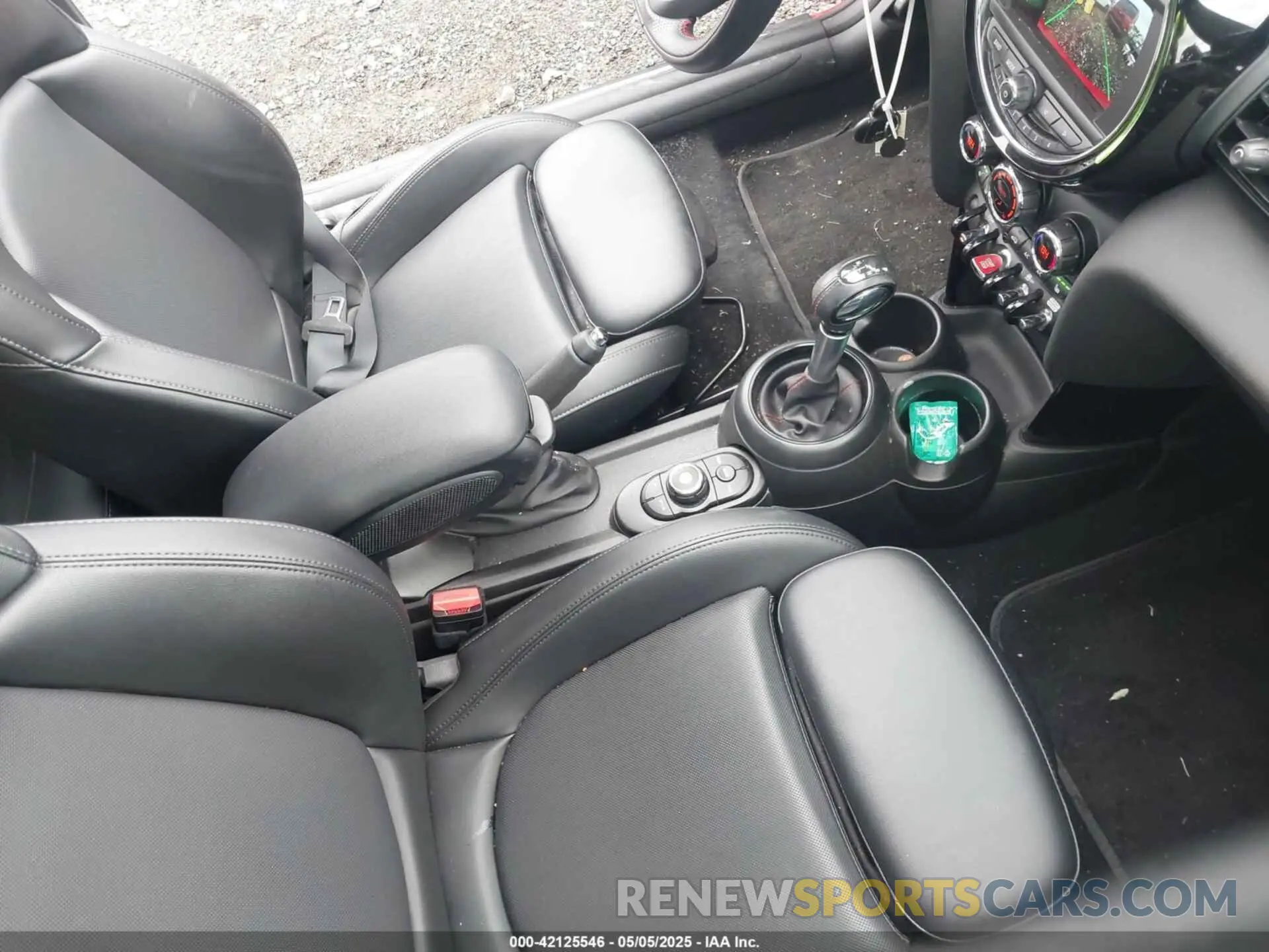 5 Photograph of a damaged car WMWWG9C51K3E39565 MINI CONVERTIBLE 2019