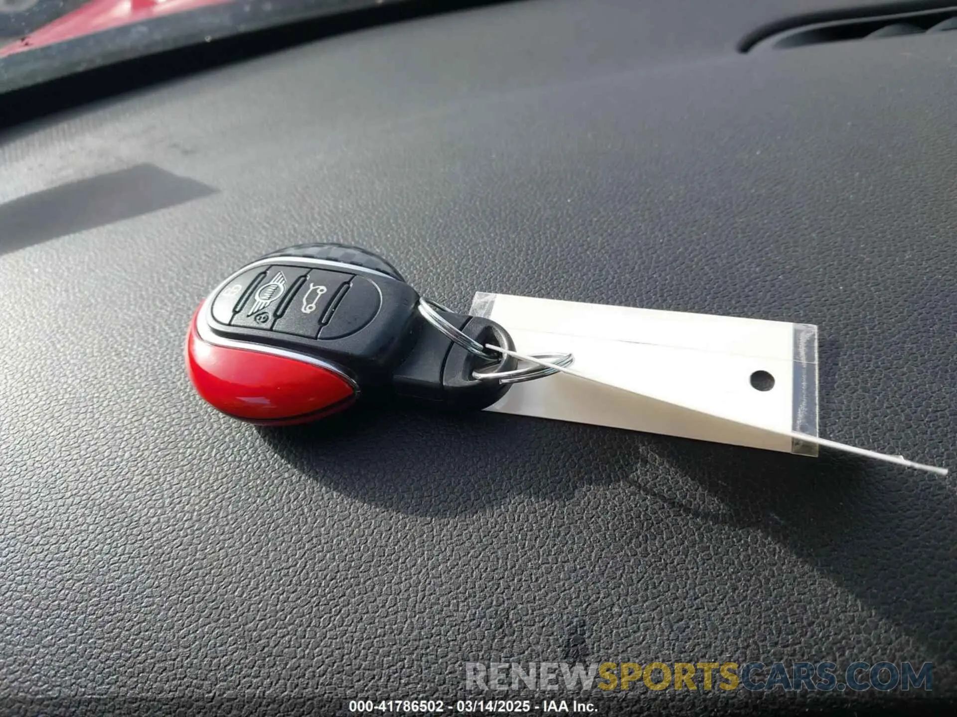 11 Photograph of a damaged car WMWWG9C55K3E40928 MINI CONVERTIBLE 2019