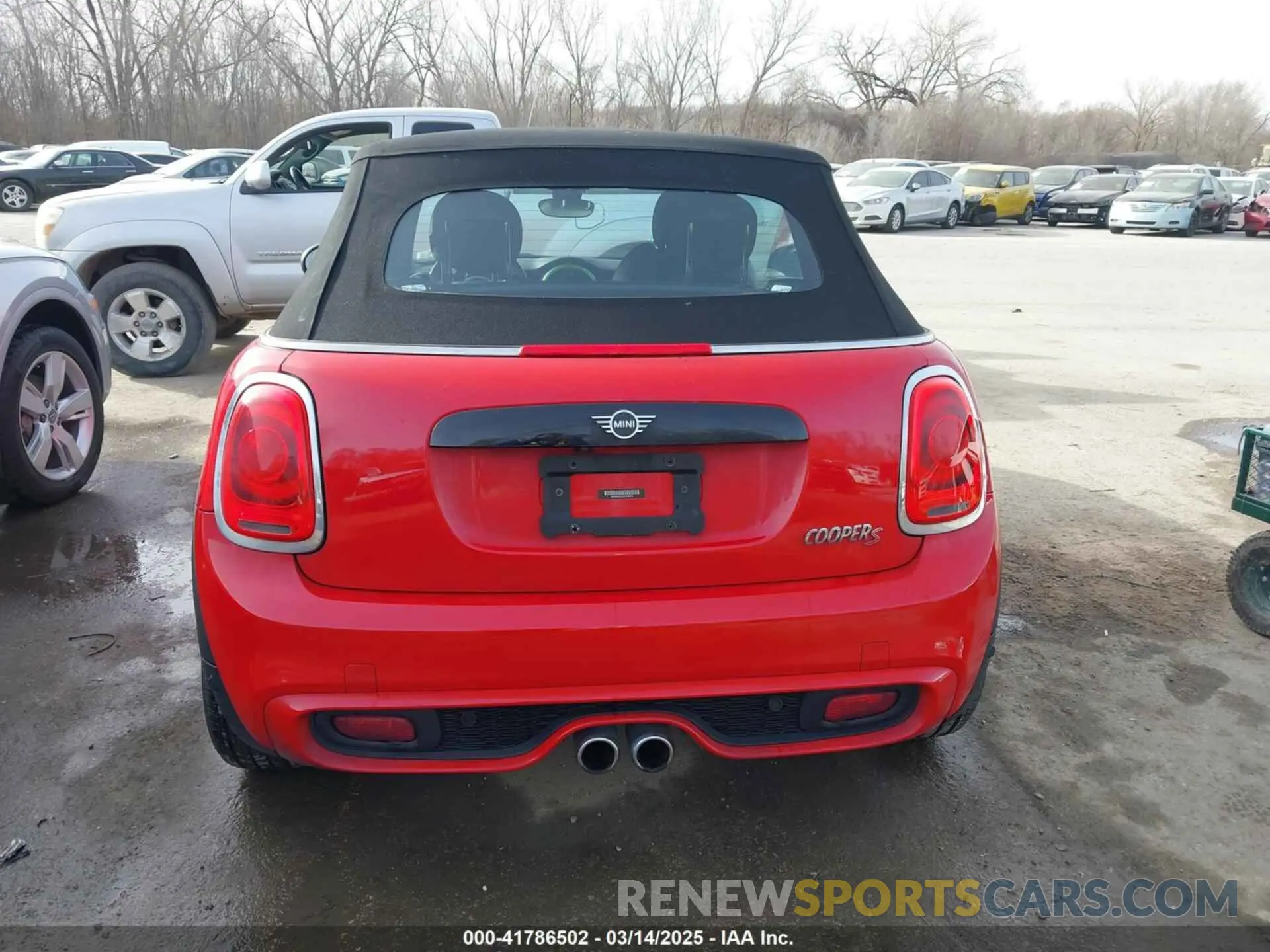 16 Photograph of a damaged car WMWWG9C55K3E40928 MINI CONVERTIBLE 2019