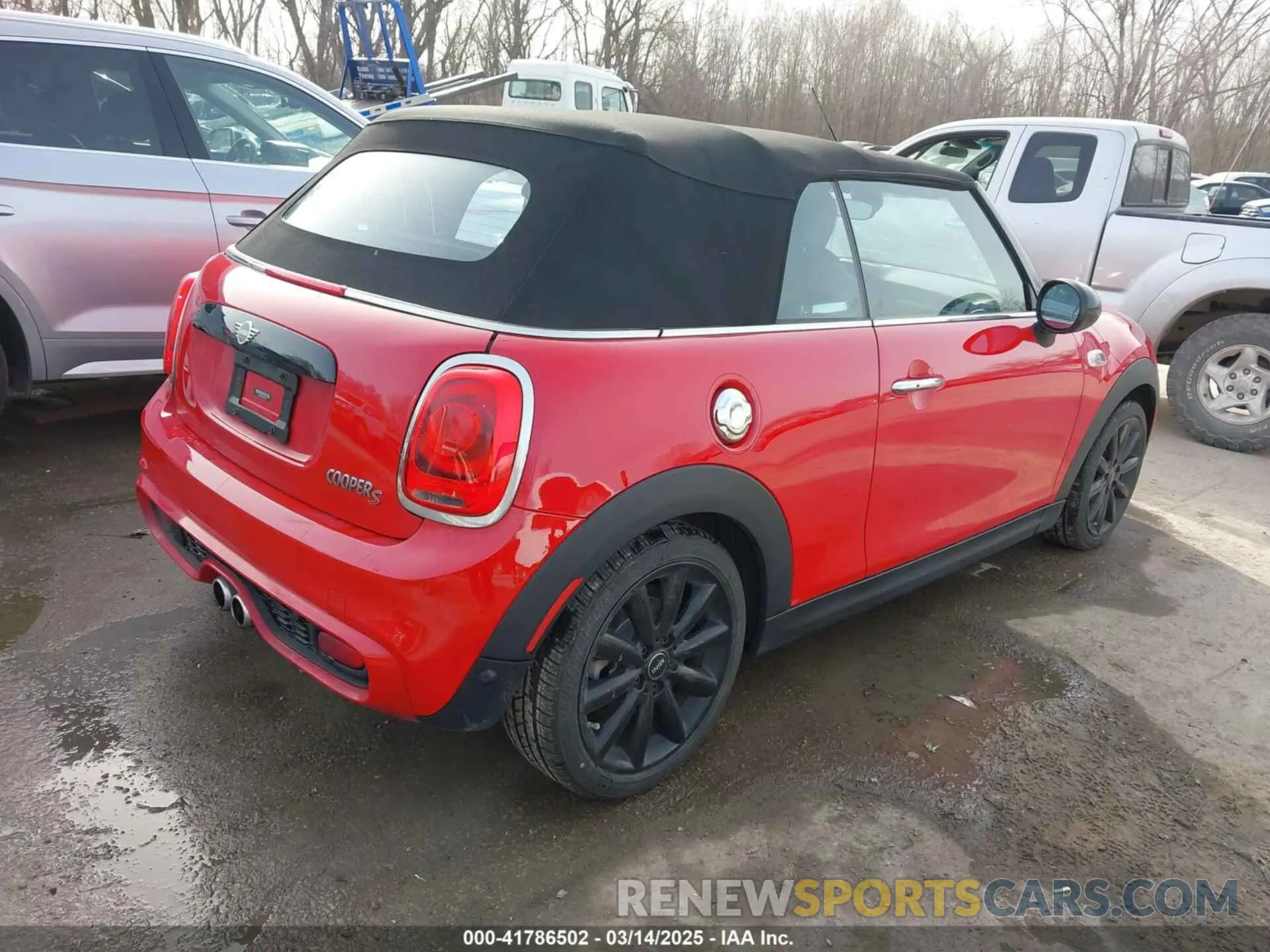 4 Photograph of a damaged car WMWWG9C55K3E40928 MINI CONVERTIBLE 2019
