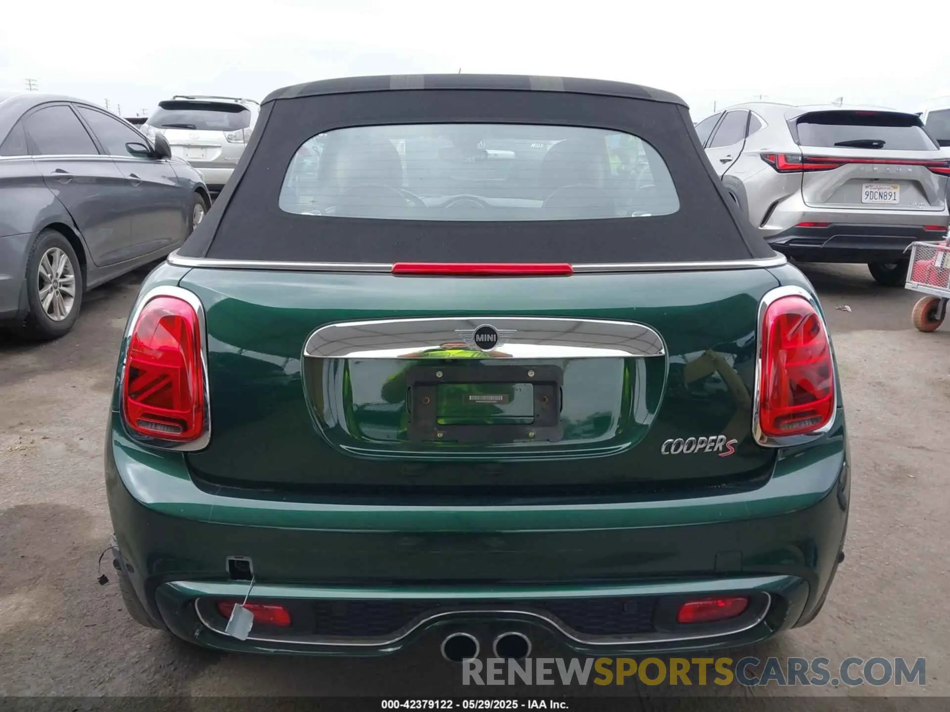 16 Photograph of a damaged car WMWWG9C5XK3E40620 MINI CONVERTIBLE 2019