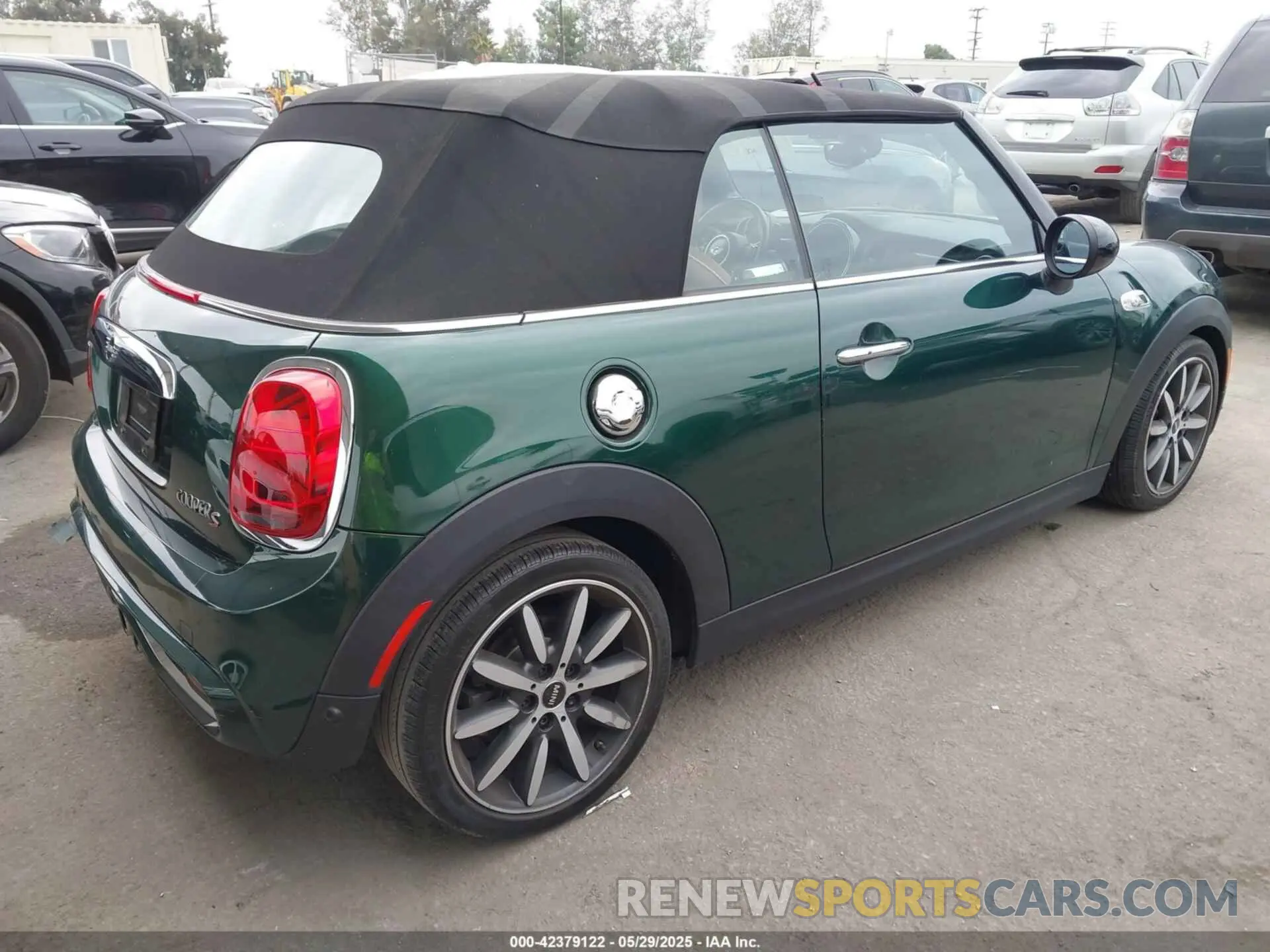 4 Photograph of a damaged car WMWWG9C5XK3E40620 MINI CONVERTIBLE 2019