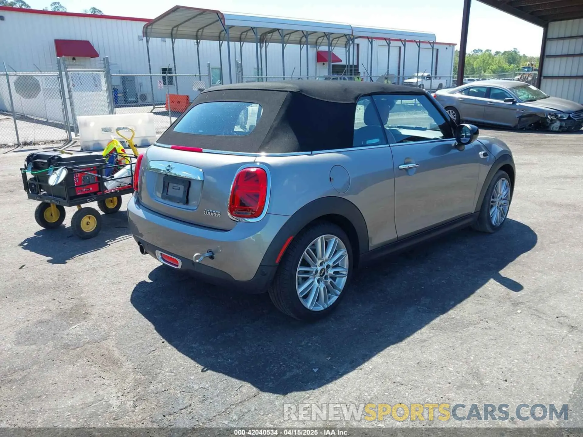 4 Photograph of a damaged car WMWWJ3C06M3M08556 MINI CONVERTIBLE 2021