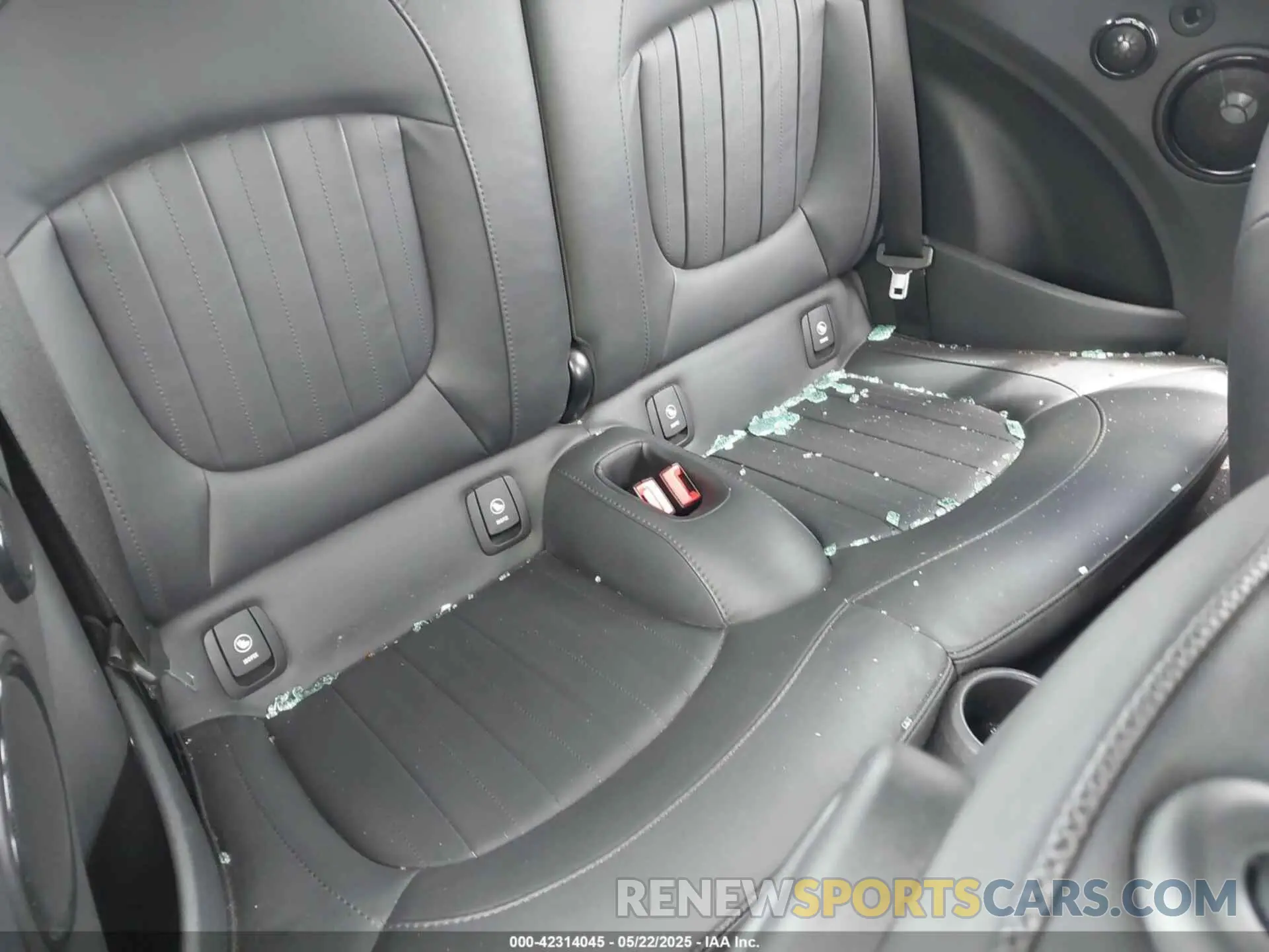 8 Photograph of a damaged car WMWWJ5C06M3M15700 MINI CONVERTIBLE 2021