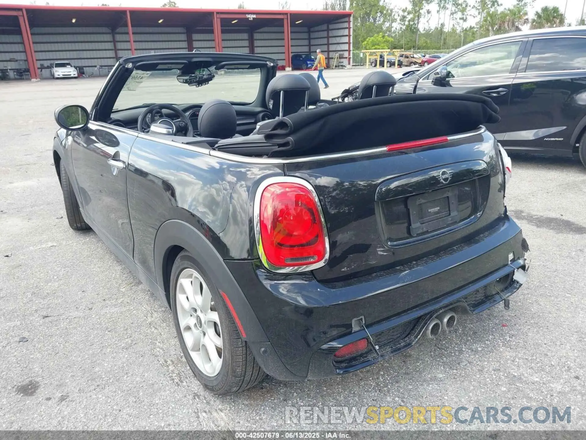 3 Photograph of a damaged car WMWWJ5C0XM3M08622 MINI CONVERTIBLE 2021