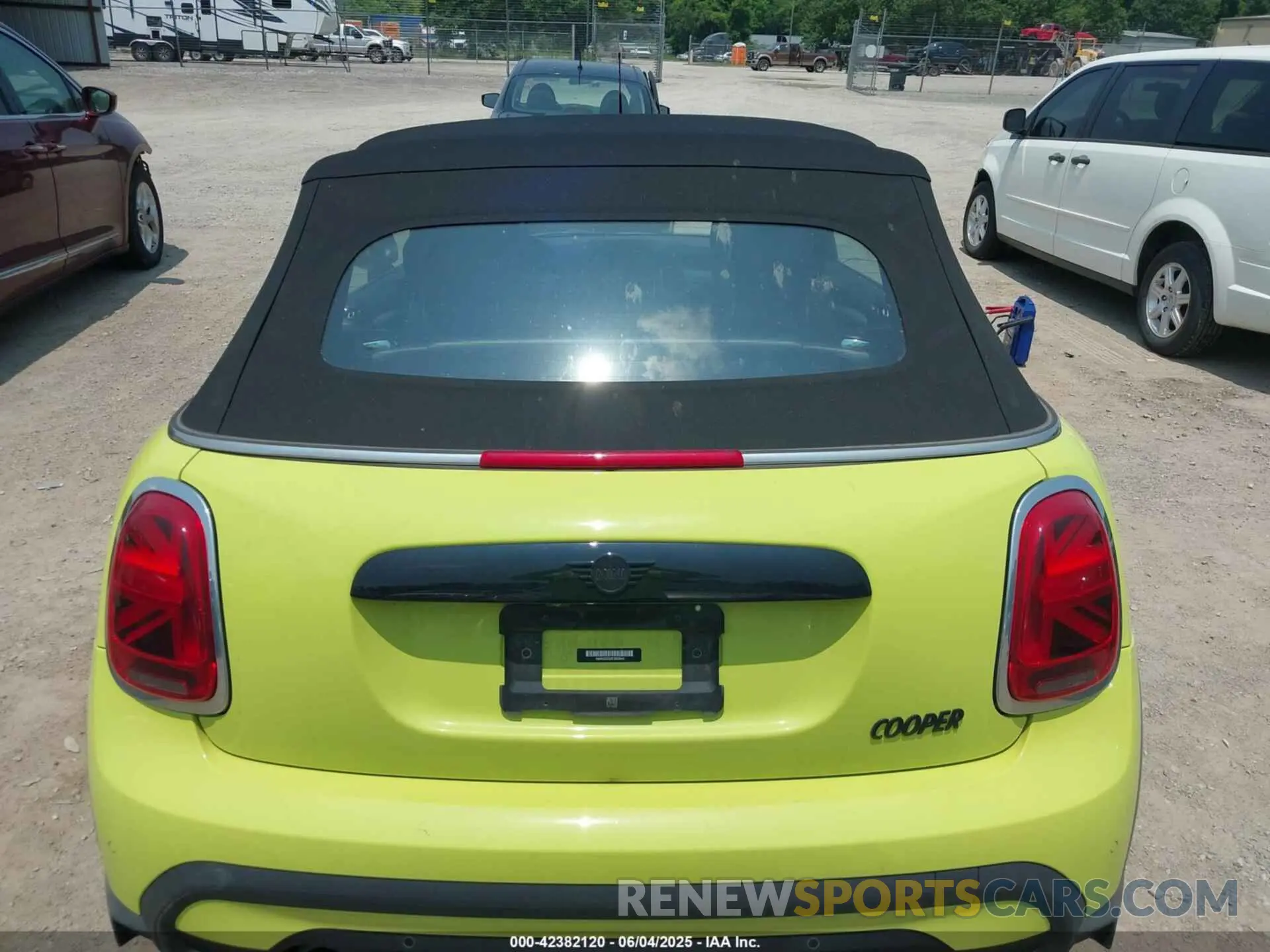 16 Photograph of a damaged car WMW23DL00P3R03046 MINI CONVERTIBLE 2023