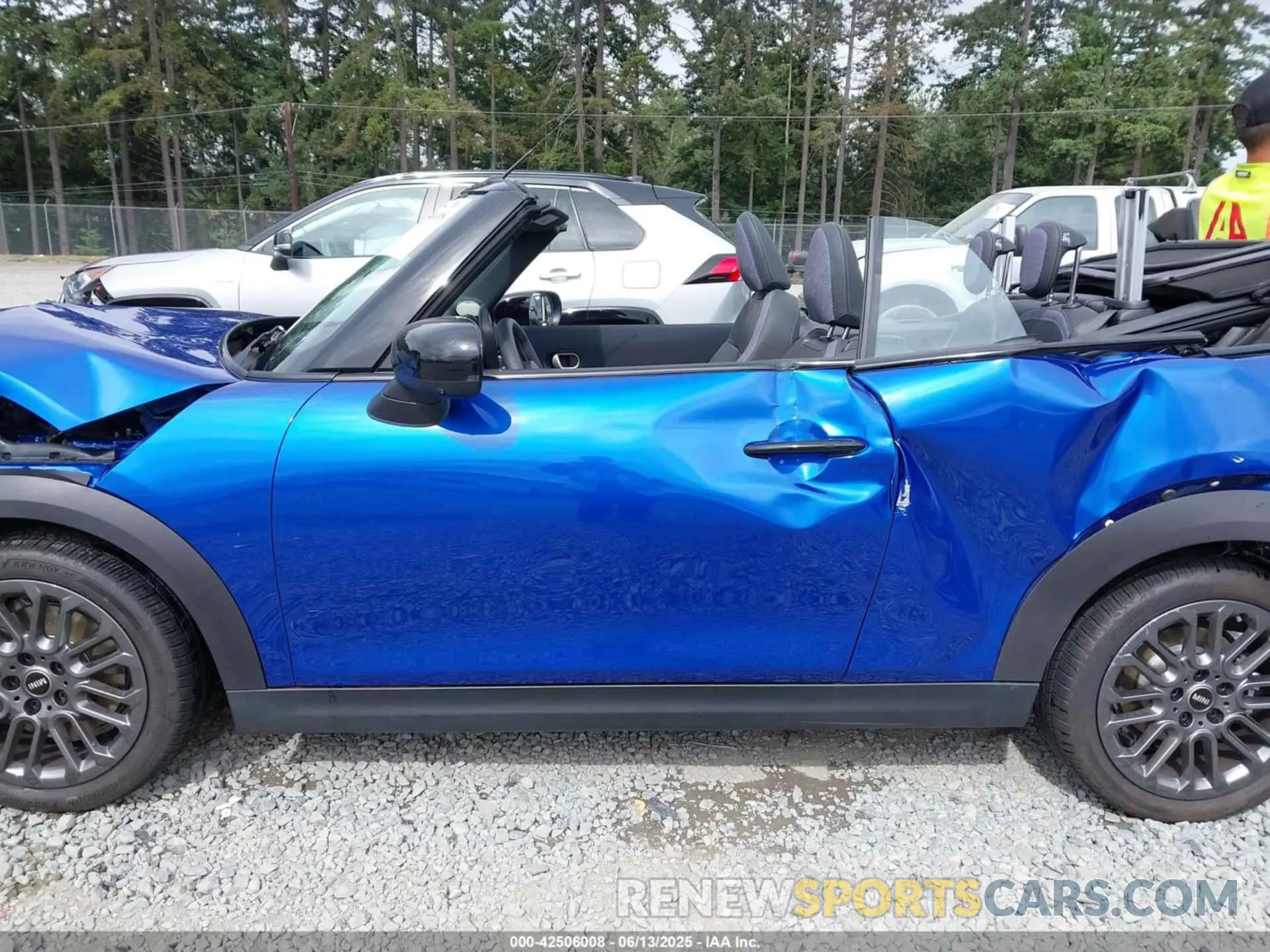 14 Photograph of a damaged car WMW23GX01S2X08664 MINI CONVERTIBLE 2025