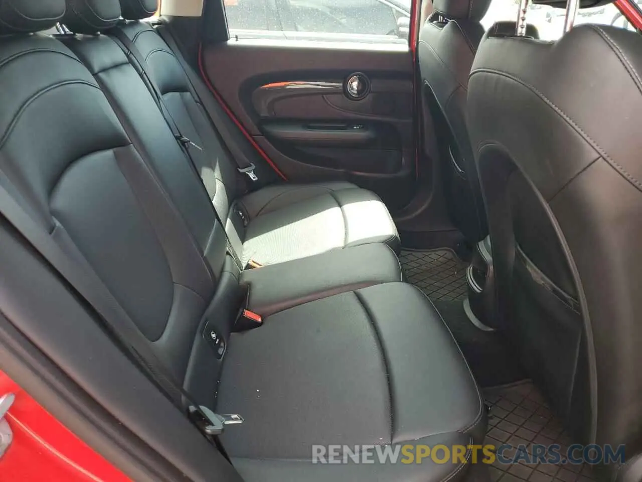 10 Photograph of a damaged car WMWLN9C55K2E51930 MINI COOPER 2019
