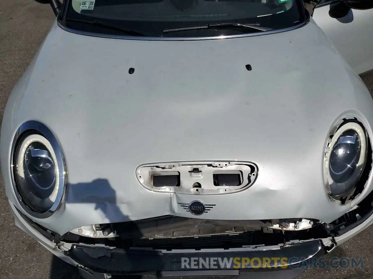 11 Photograph of a damaged car WMWLU5C53K2G80151 MINI COOPER 2019