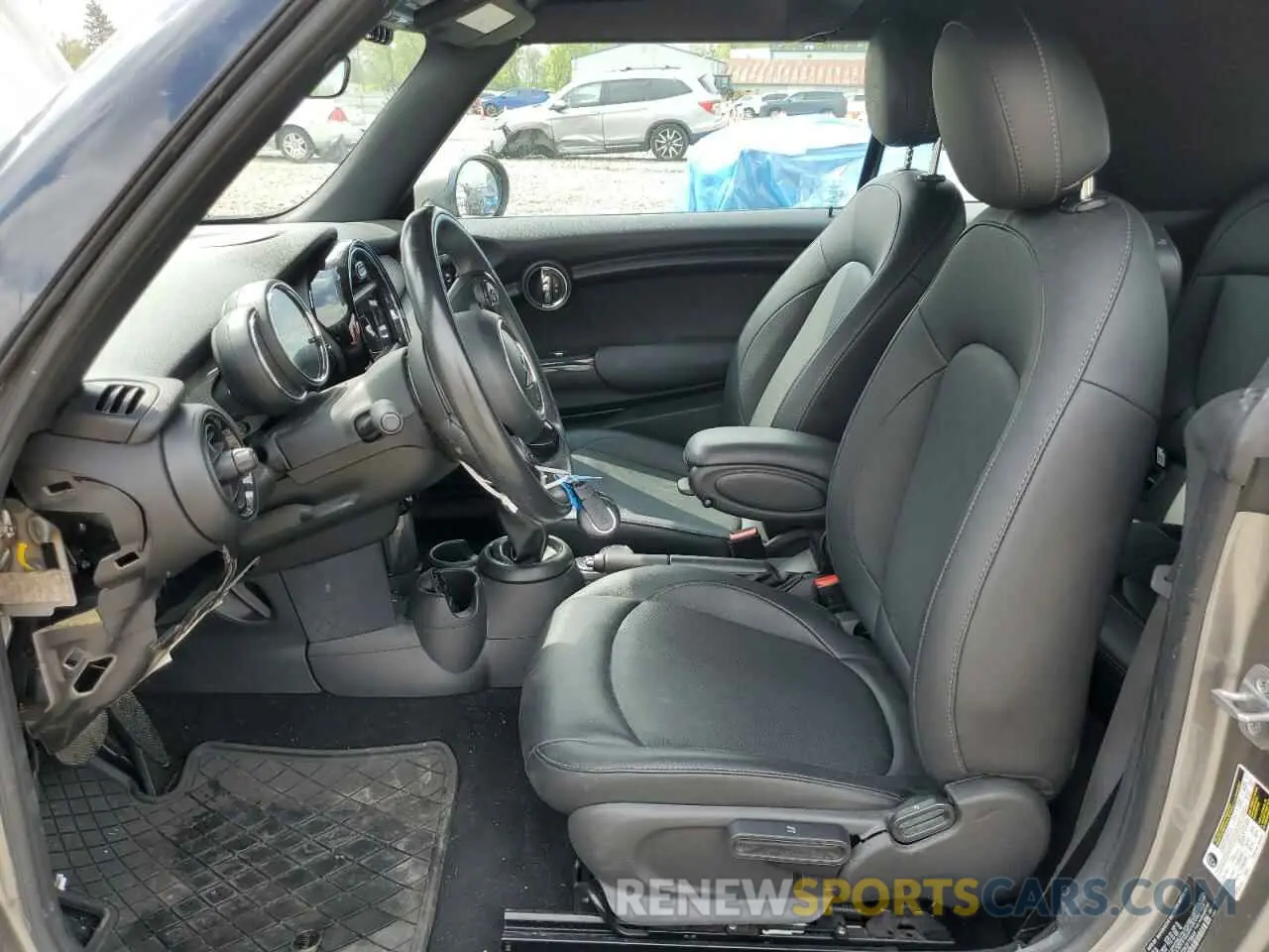 7 Photograph of a damaged car WMWWG5C55K3F79644 MINI COOPER 2019
