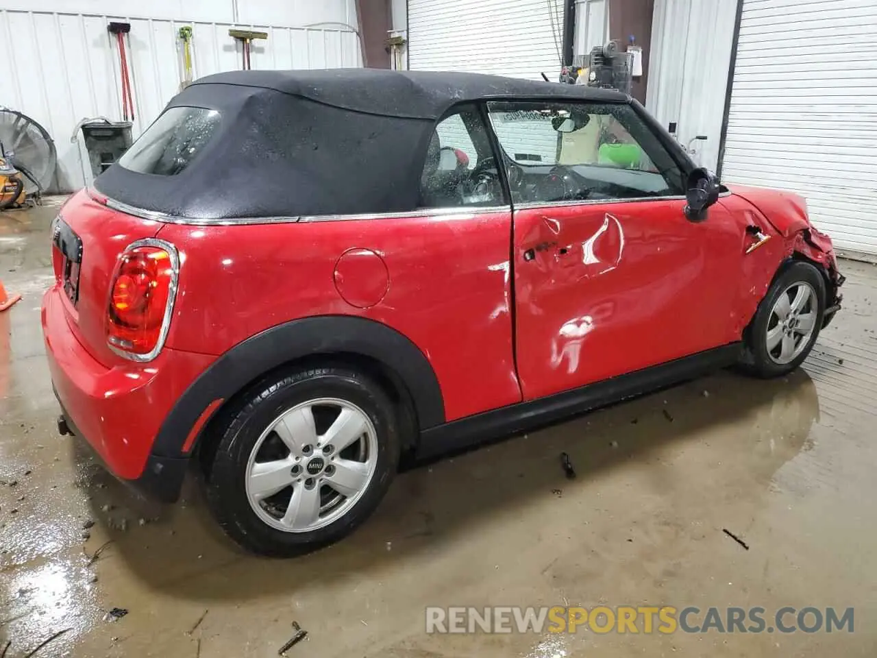 3 Photograph of a damaged car WMWWG5C56K3D01870 MINI COOPER 2019