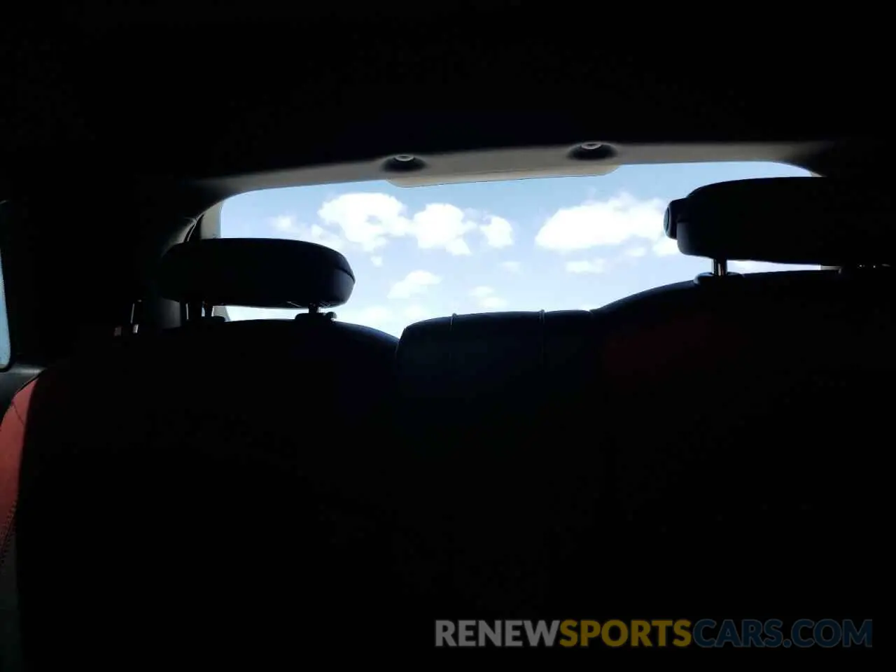10 Photograph of a damaged car WMWXM9C50K2H81141 MINI COOPER 2019