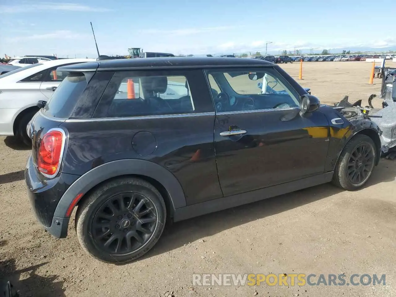 3 Photograph of a damaged car WMWXP5C51K2H30117 MINI COOPER 2019