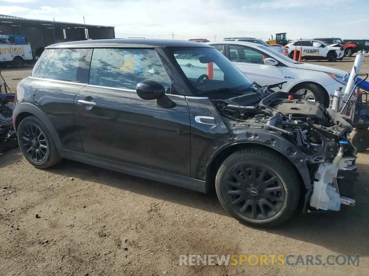 4 Photograph of a damaged car WMWXP5C51K2H30117 MINI COOPER 2019