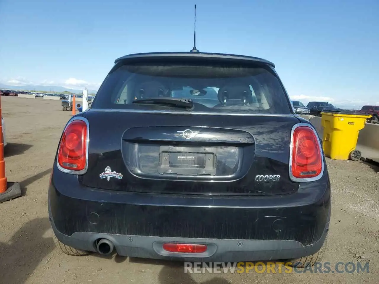 6 Photograph of a damaged car WMWXP5C51K2H30117 MINI COOPER 2019