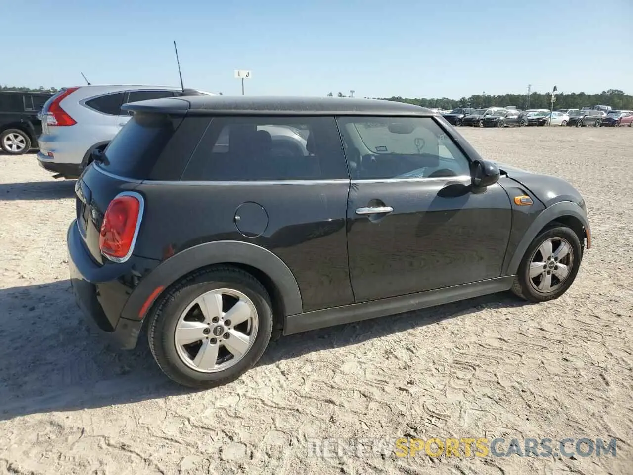 3 Photograph of a damaged car WMWXP5C51K2H30960 MINI COOPER 2019