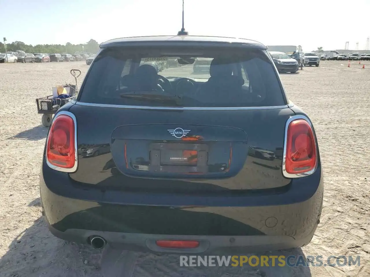 6 Photograph of a damaged car WMWXP5C51K2H30960 MINI COOPER 2019