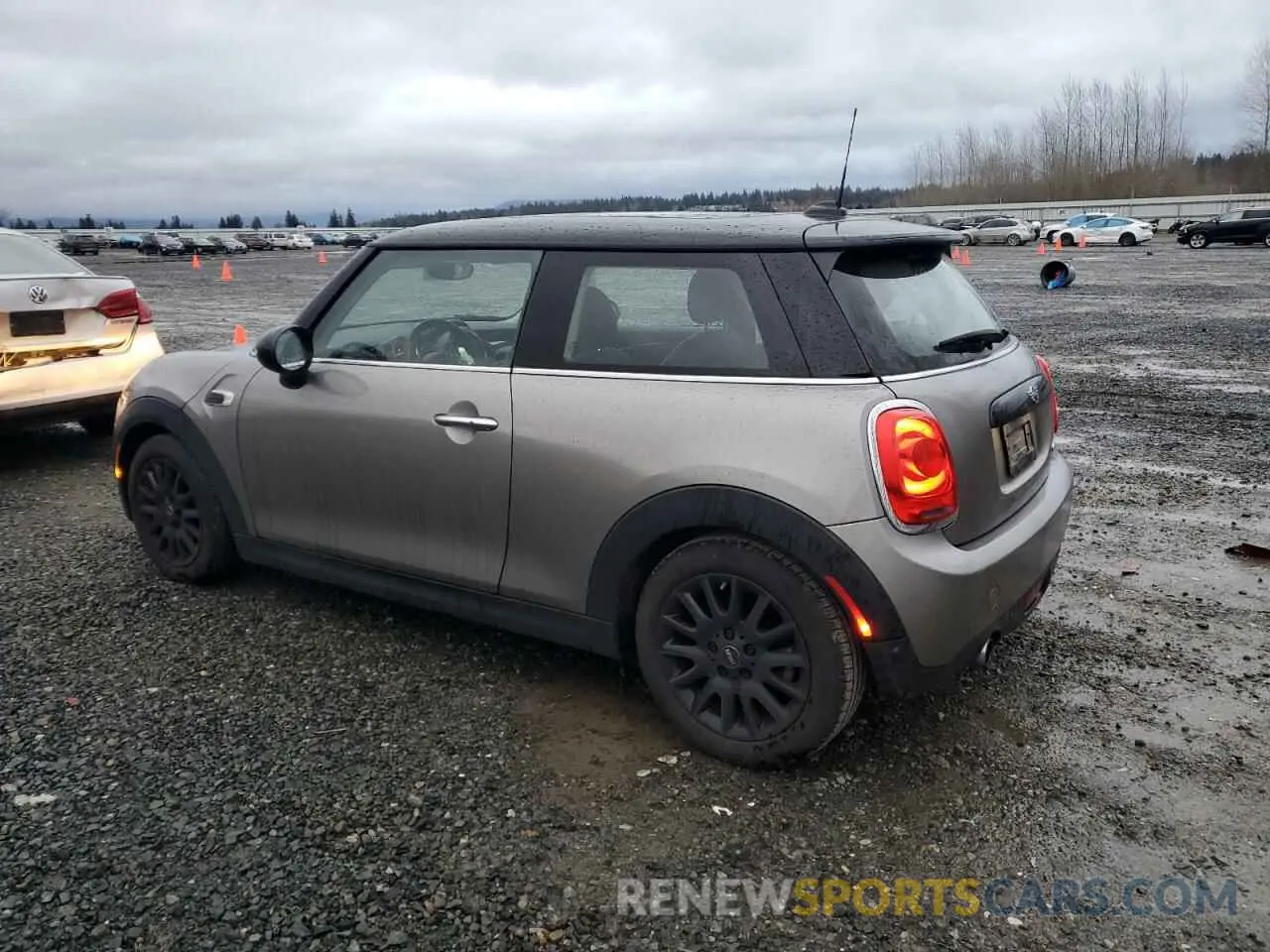 2 Photograph of a damaged car WMWXP5C56K2H31201 MINI COOPER 2019
