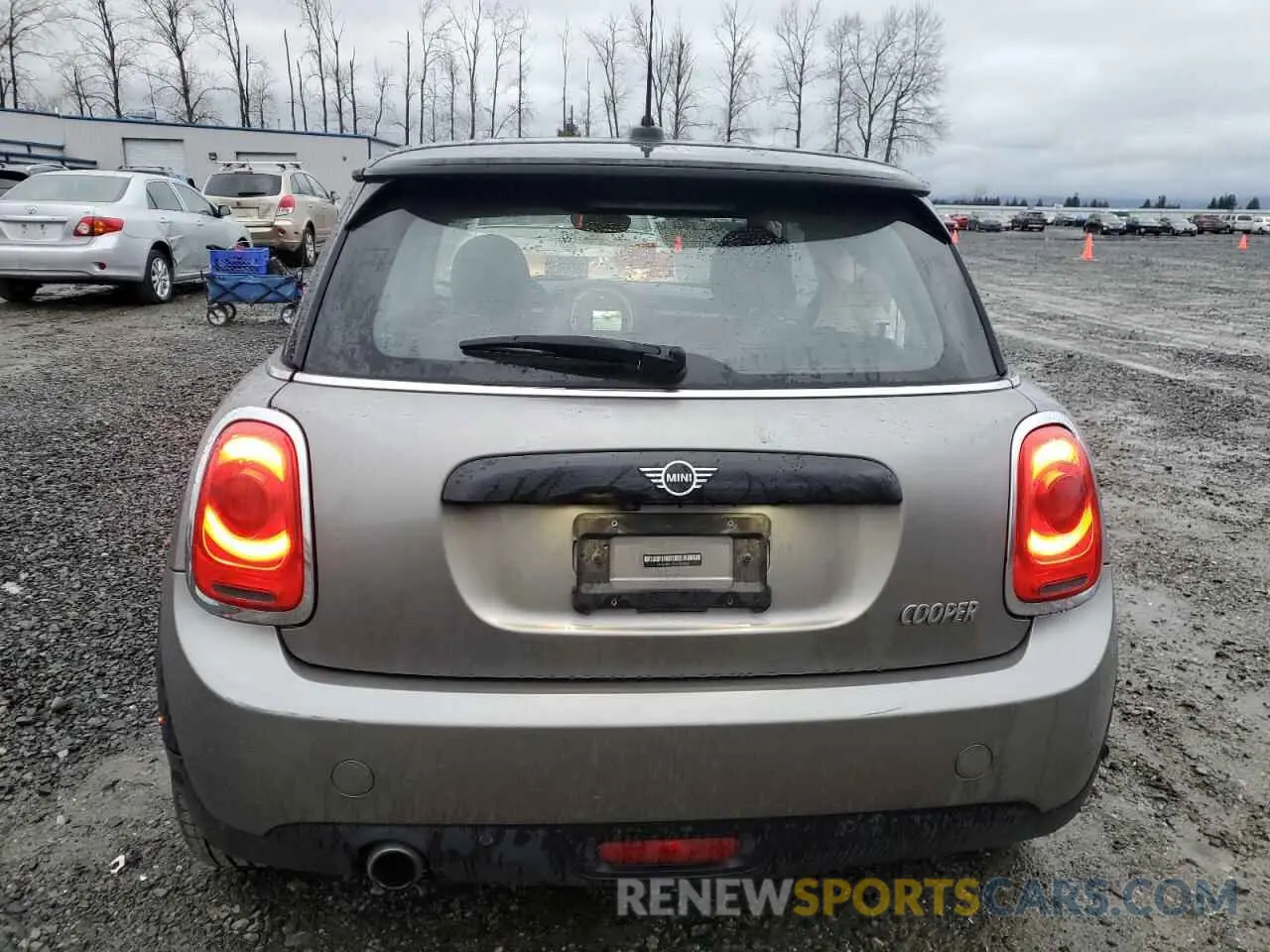 6 Photograph of a damaged car WMWXP5C56K2H31201 MINI COOPER 2019