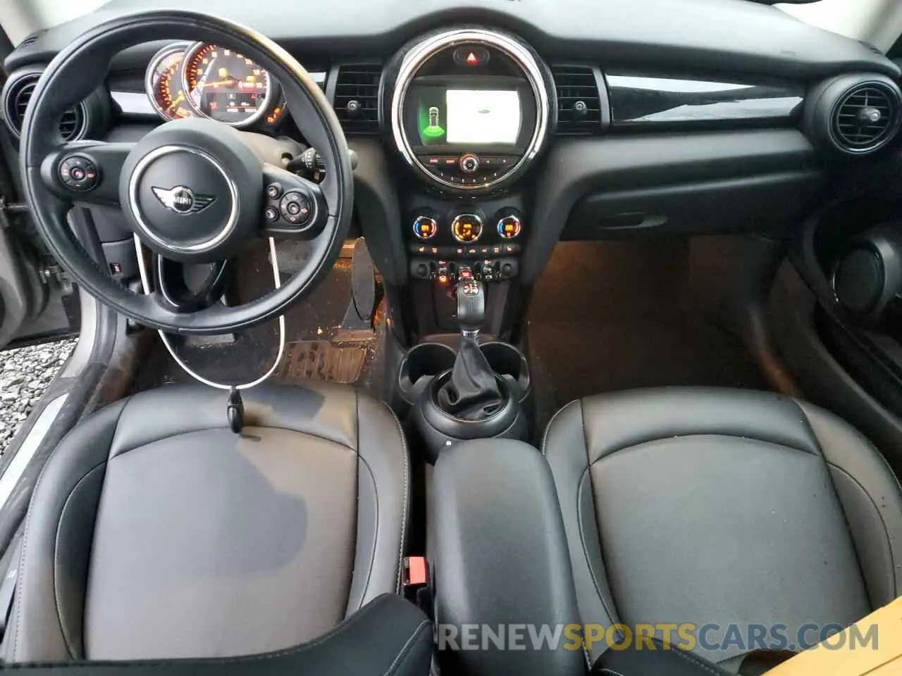 8 Photograph of a damaged car WMWXP5C56K2H31201 MINI COOPER 2019