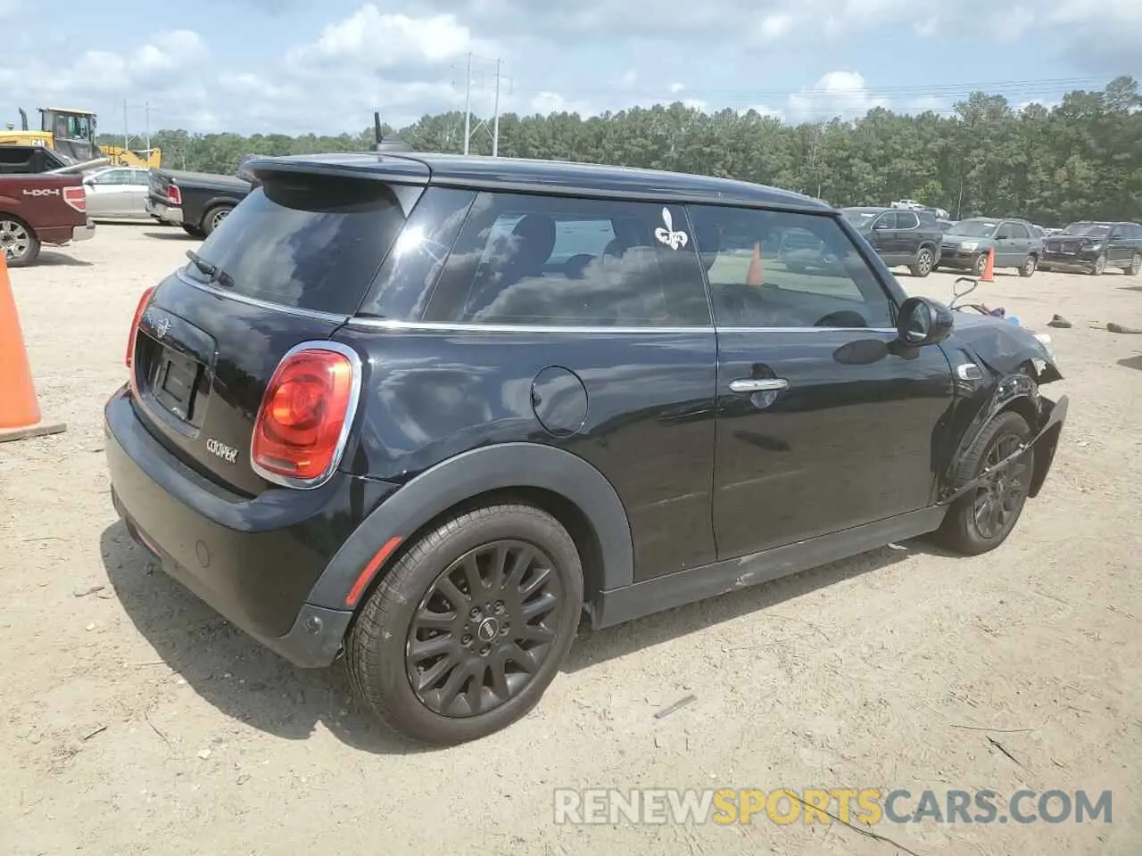 3 Photograph of a damaged car WMWXP5C57K2H30753 MINI COOPER 2019