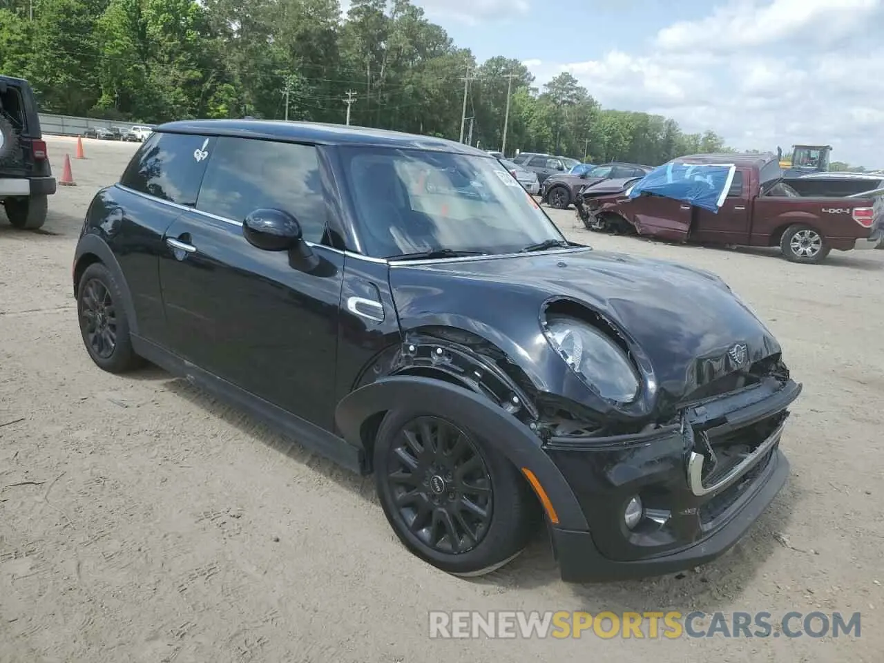 4 Photograph of a damaged car WMWXP5C57K2H30753 MINI COOPER 2019