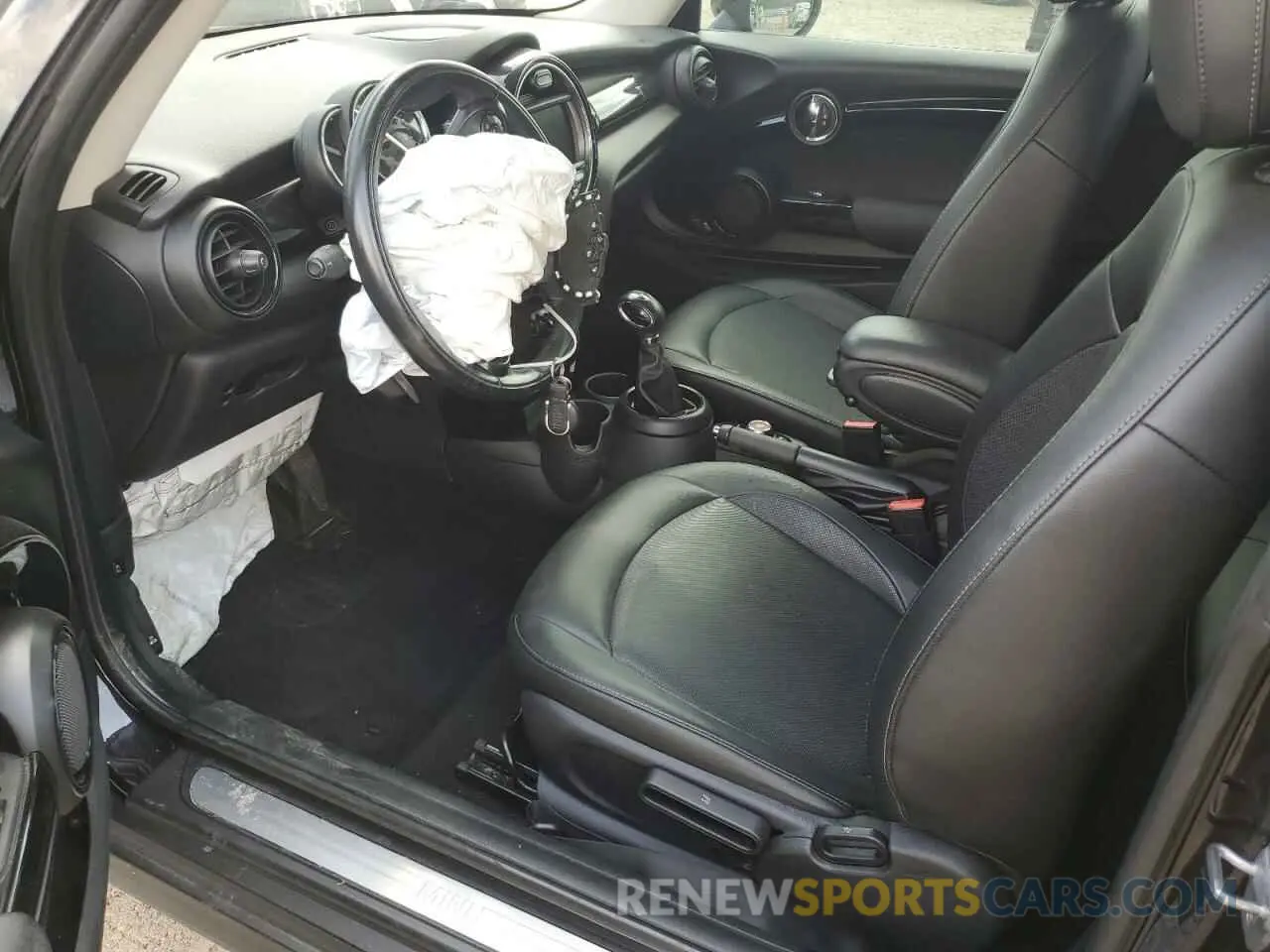 7 Photograph of a damaged car WMWXP5C57K2H30753 MINI COOPER 2019