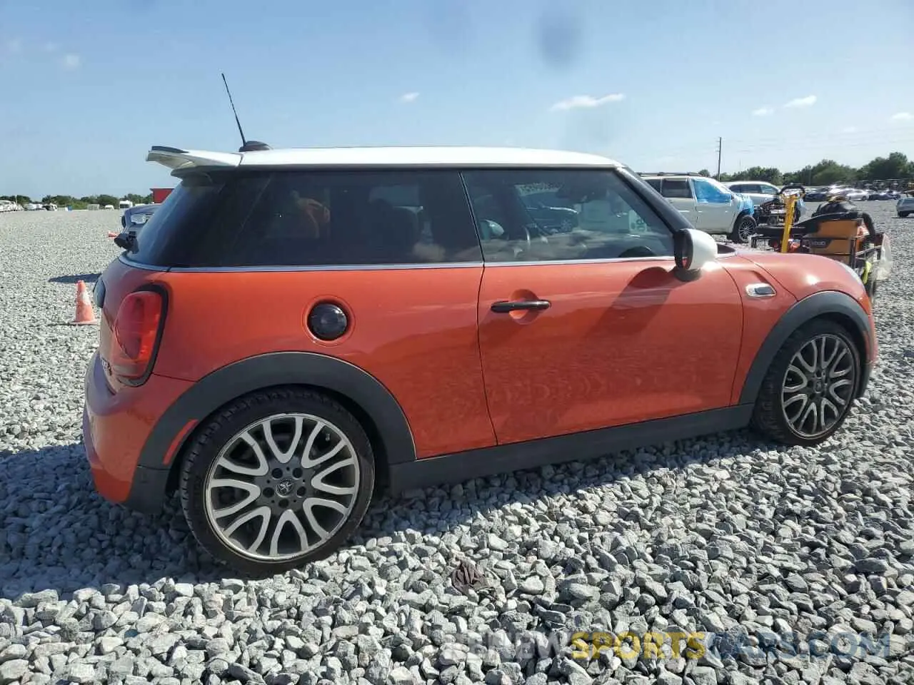 3 Photograph of a damaged car WMWXP7C50K2L00801 MINI COOPER 2019