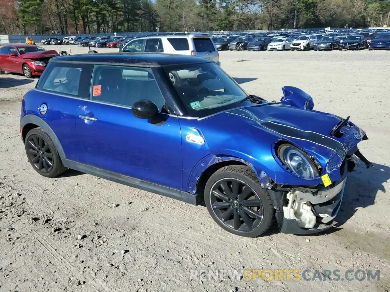 4 Photograph of a damaged car WMWXP7C52K2A50593 MINI COOPER 2019