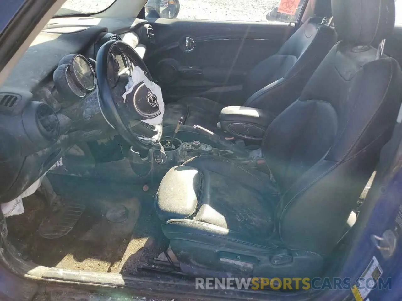 7 Photograph of a damaged car WMWXP7C52K2A50593 MINI COOPER 2019