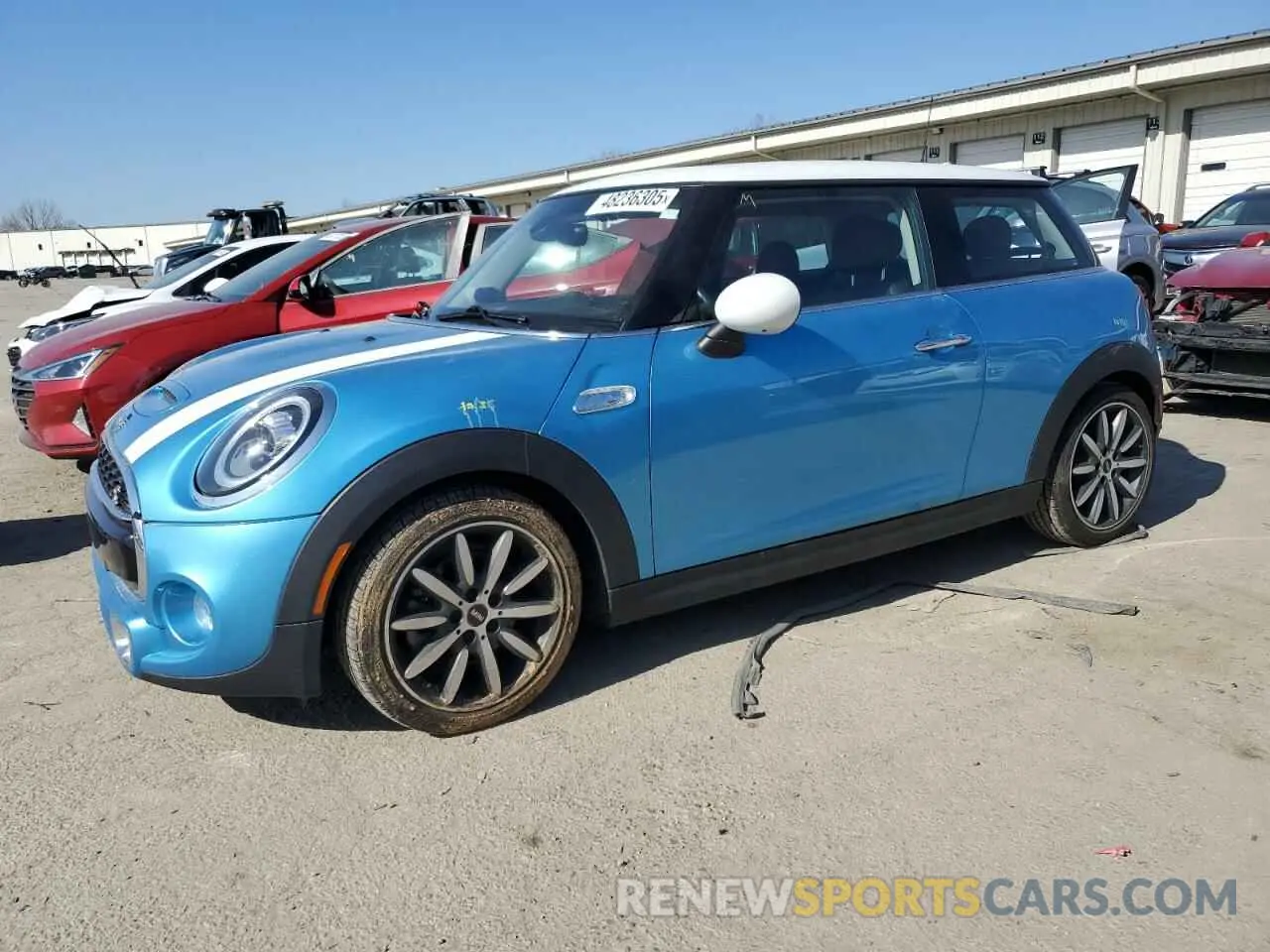 1 Photograph of a damaged car WMWXP7C52K2A50805 MINI COOPER 2019