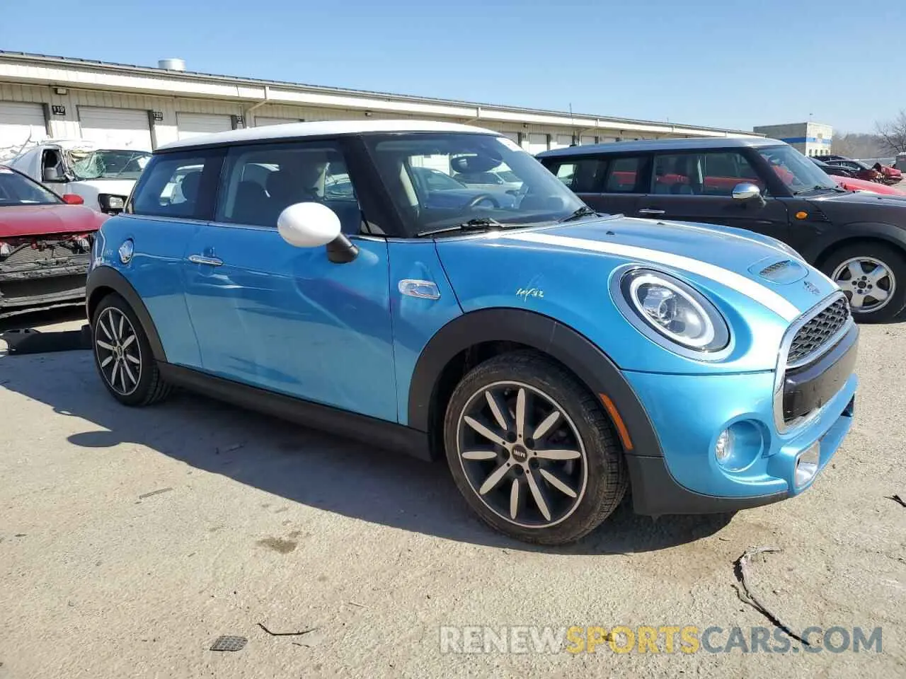 4 Photograph of a damaged car WMWXP7C52K2A50805 MINI COOPER 2019