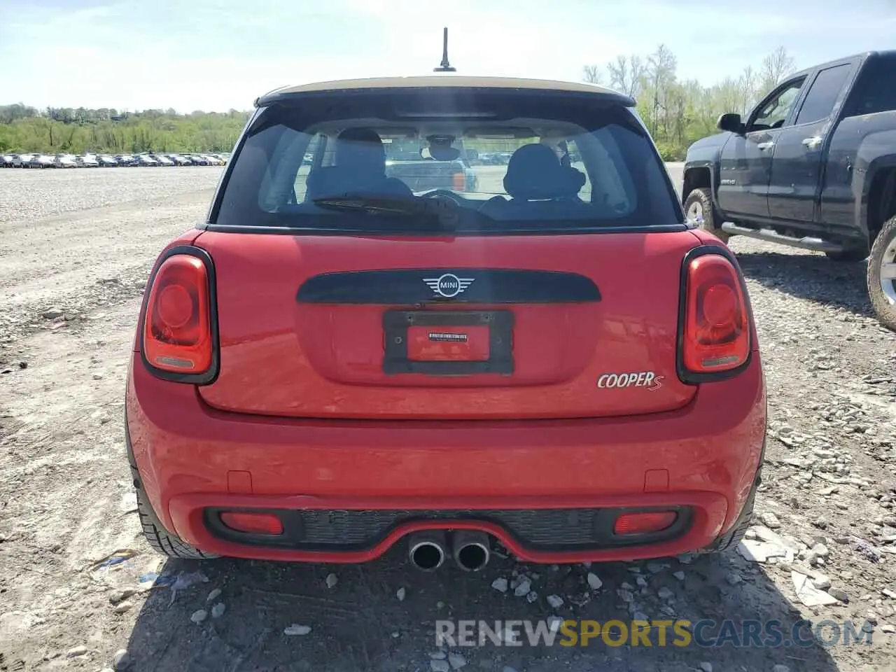 6 Photograph of a damaged car WMWXP7C56K2A54419 MINI COOPER 2019