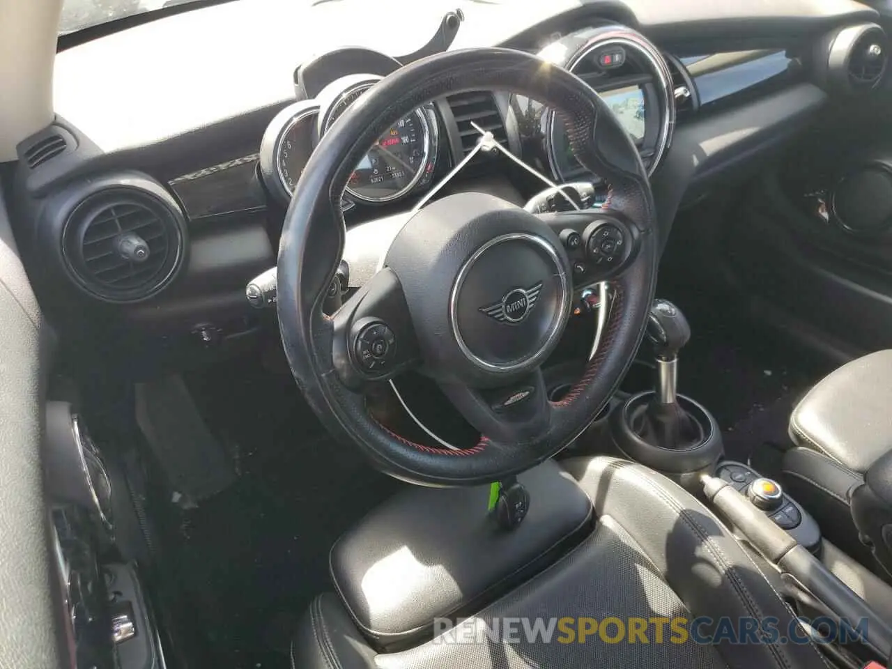 8 Photograph of a damaged car WMWXP7C56K2A54419 MINI COOPER 2019