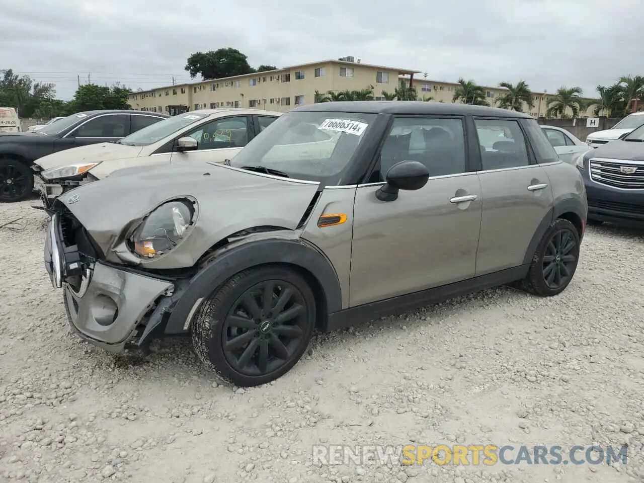 1 Photograph of a damaged car WMWXU1C53K2J02056 MINI COOPER 2019