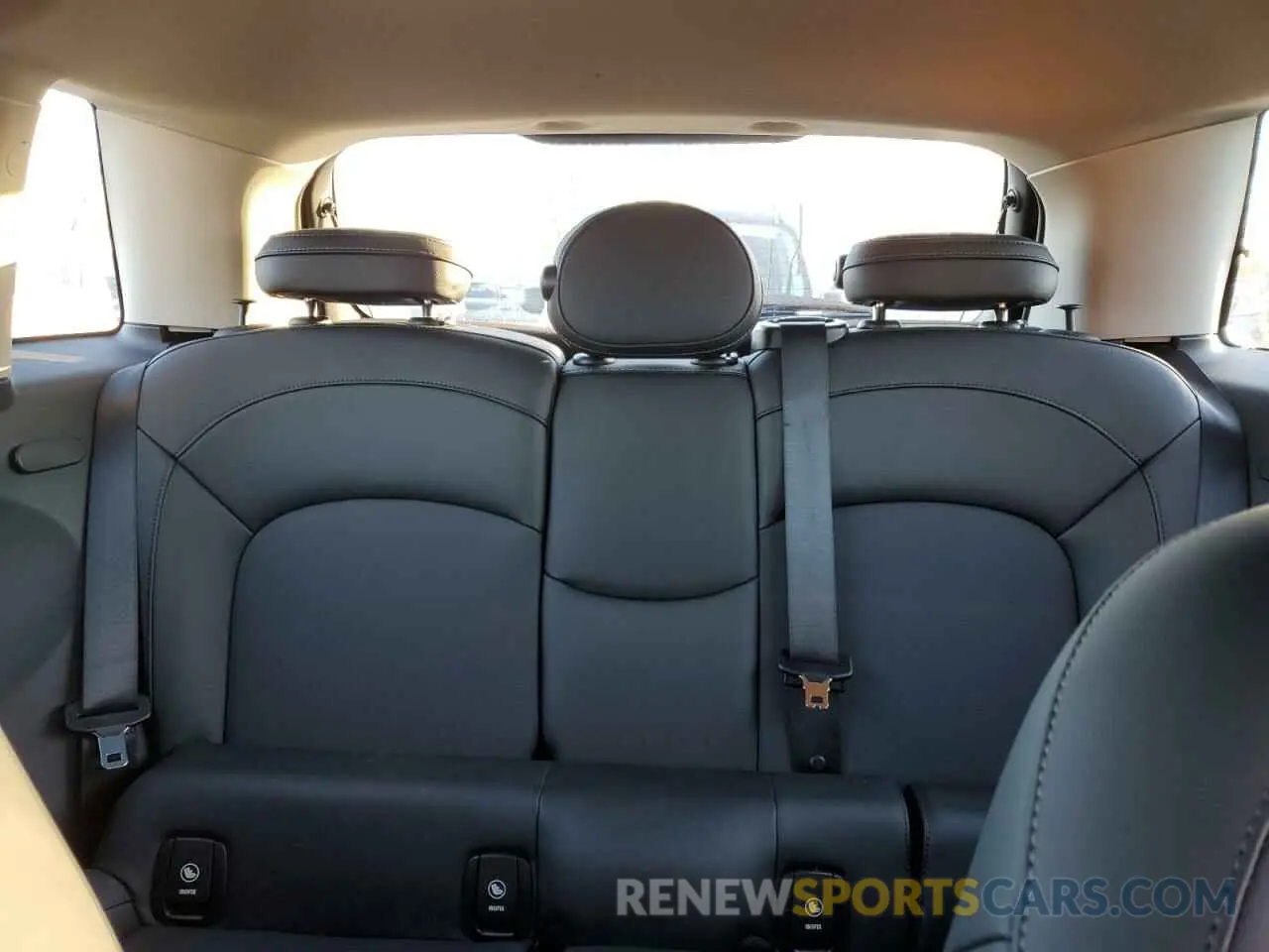 10 Photograph of a damaged car WMWXU1C53K2J02767 MINI COOPER 2019