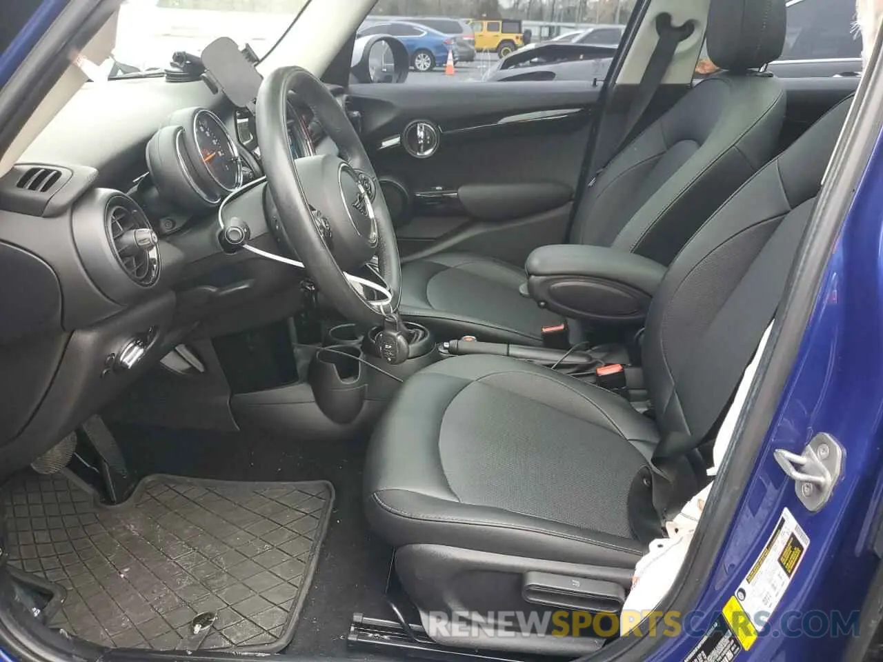 7 Photograph of a damaged car WMWXU1C56K2F81737 MINI COOPER 2019