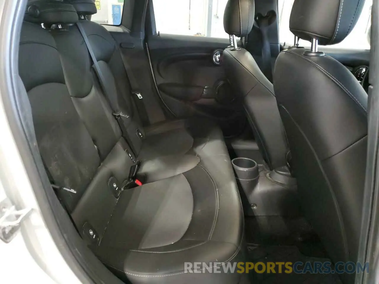 10 Photograph of a damaged car WMWXU1C56K2J02486 MINI COOPER 2019