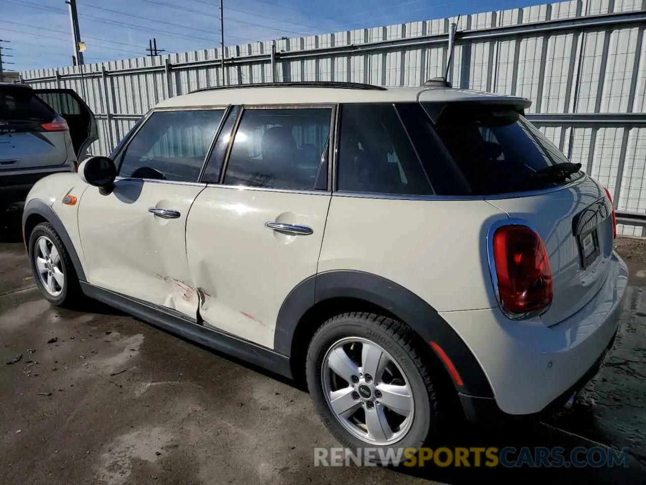 2 Photograph of a damaged car WMWXU1C57K2J01914 MINI COOPER 2019
