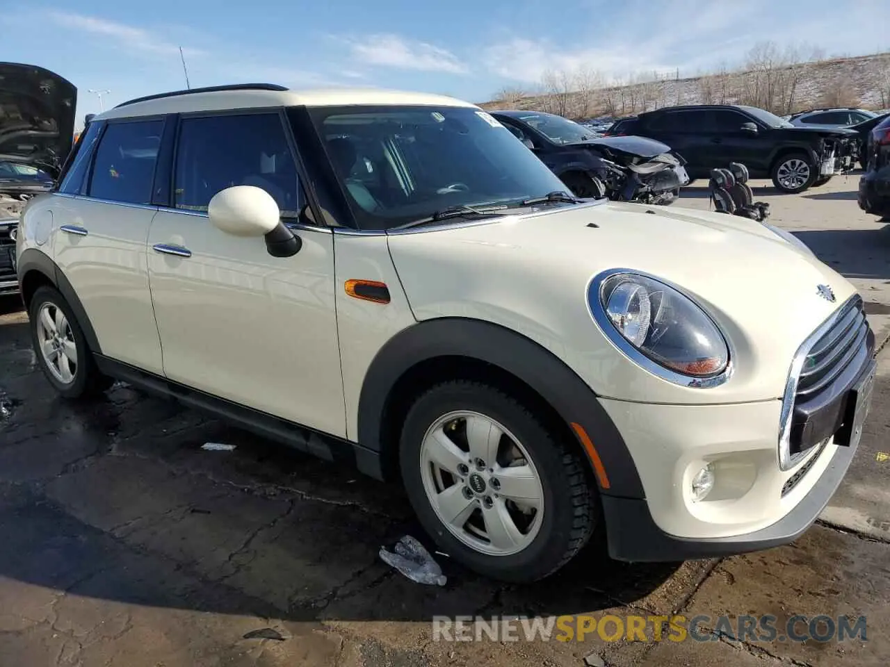 4 Photograph of a damaged car WMWXU1C57K2J01914 MINI COOPER 2019