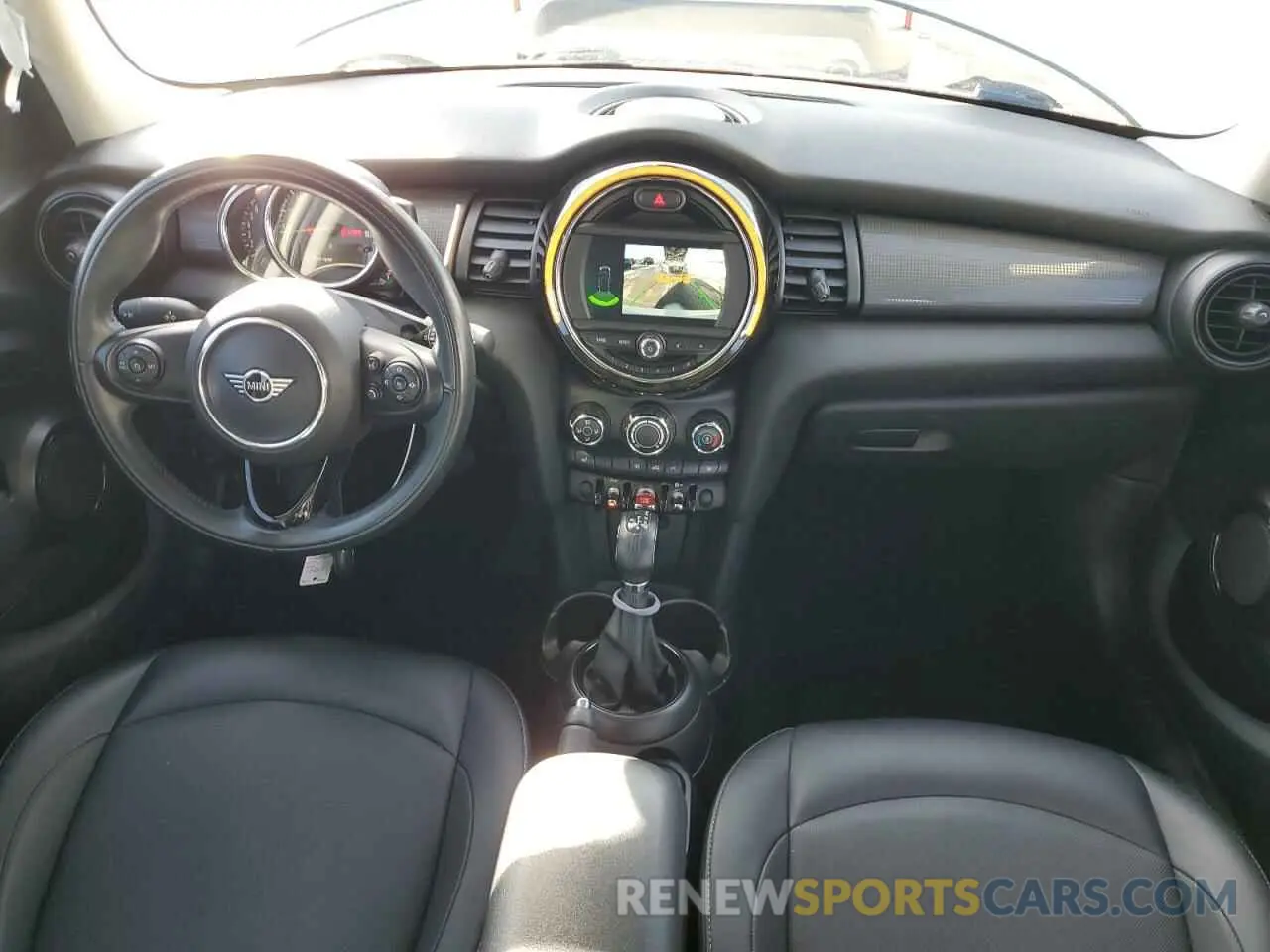 8 Photograph of a damaged car WMWXU1C57K2J01914 MINI COOPER 2019