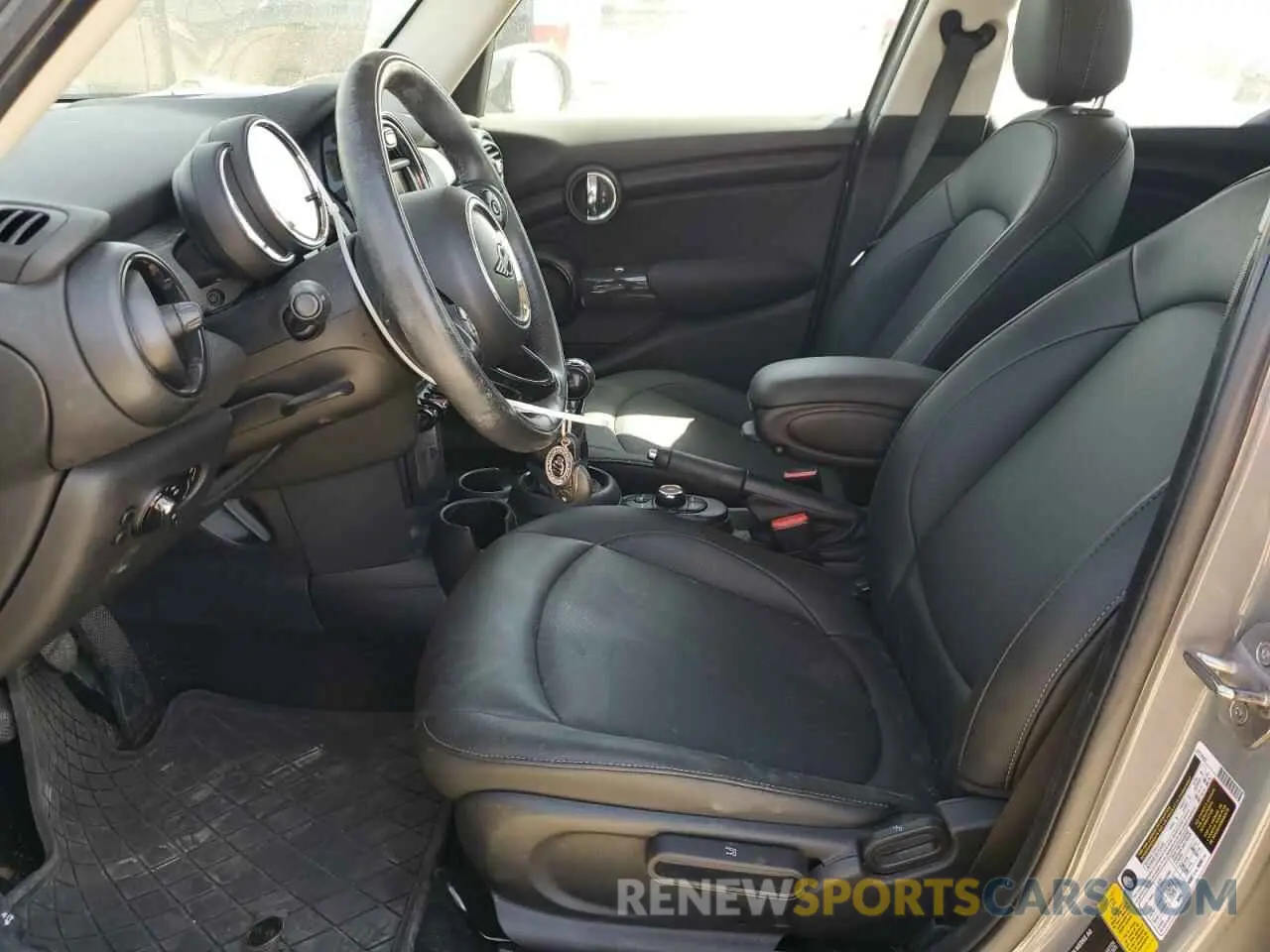 7 Photograph of a damaged car WMWXU1C57K2L09744 MINI COOPER 2019