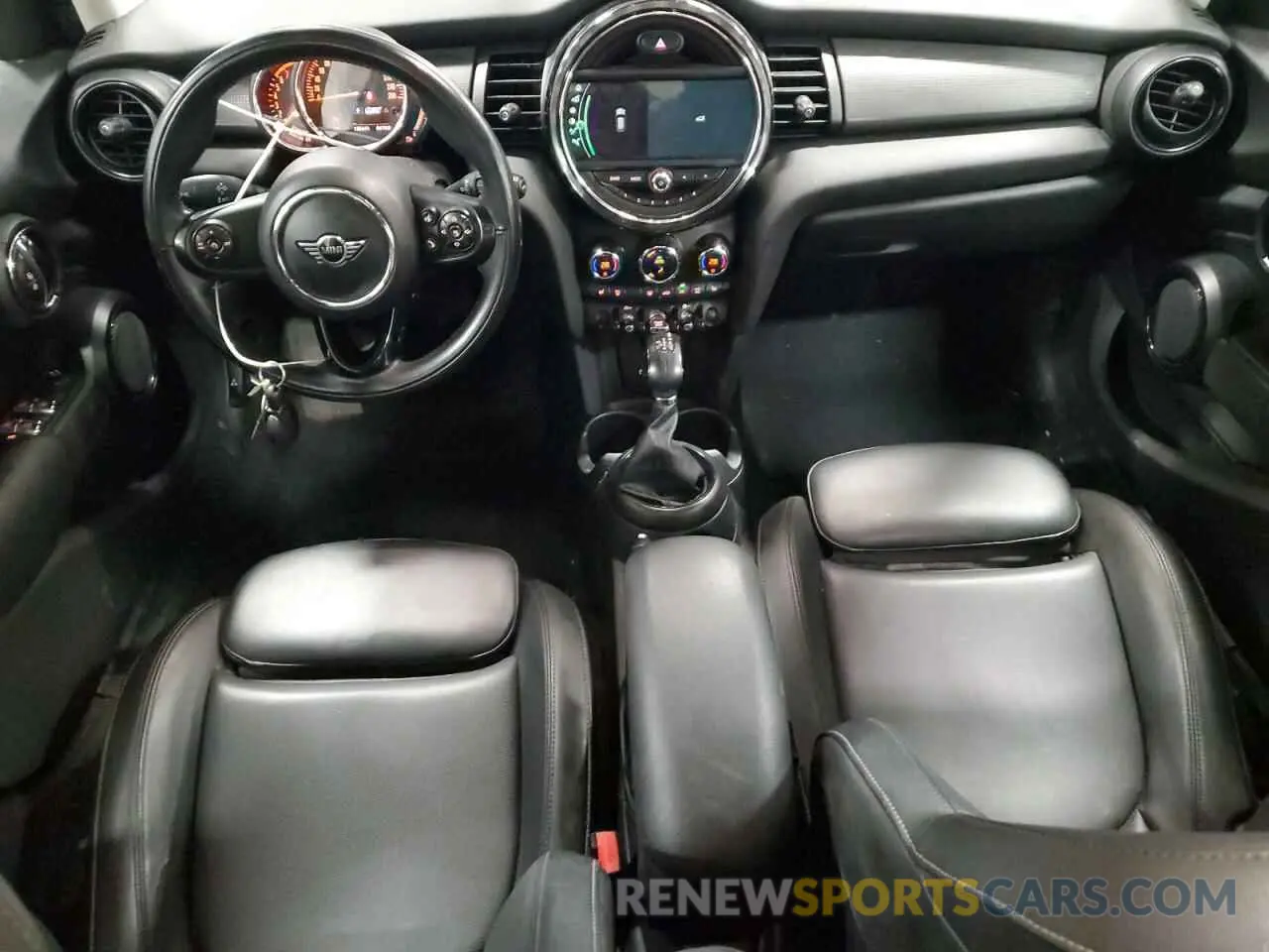 8 Photograph of a damaged car WMWXU1C58K2H74102 MINI COOPER 2019