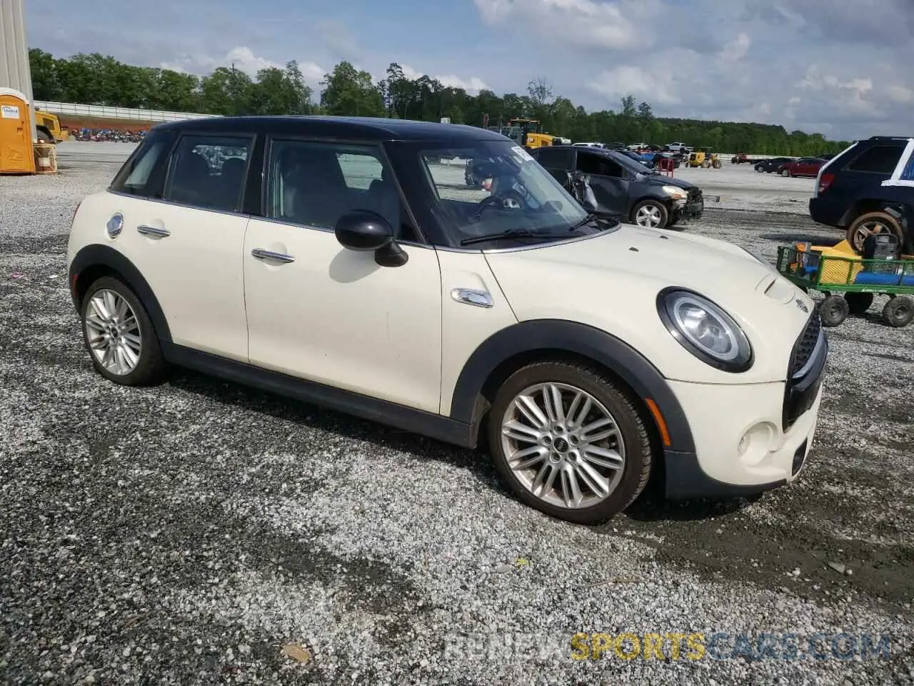 4 Photograph of a damaged car WMWXU3C55K2H89054 MINI COOPER 2019