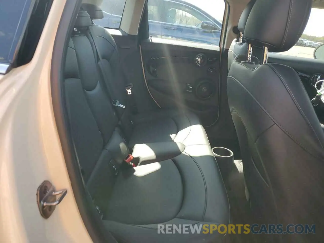 10 Photograph of a damaged car WMWXU3C56K2H88544 MINI COOPER 2019